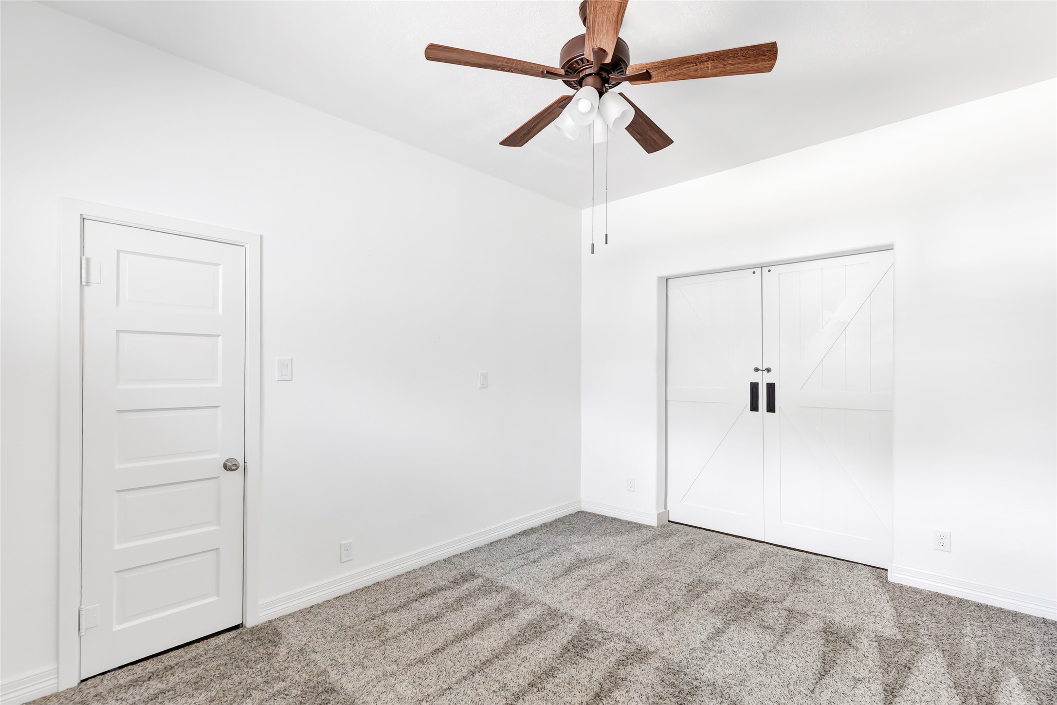 103 W Barrow Street Property Photo 26