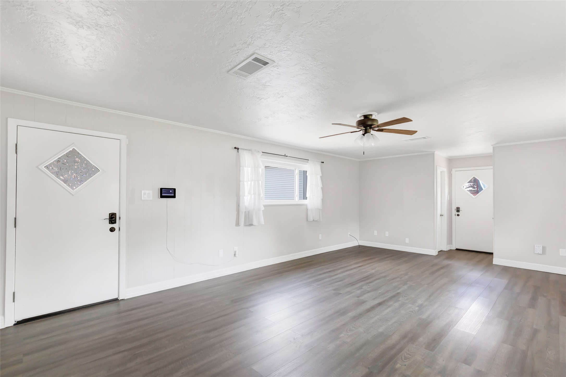 103 W Barrow Street Property Photo 29