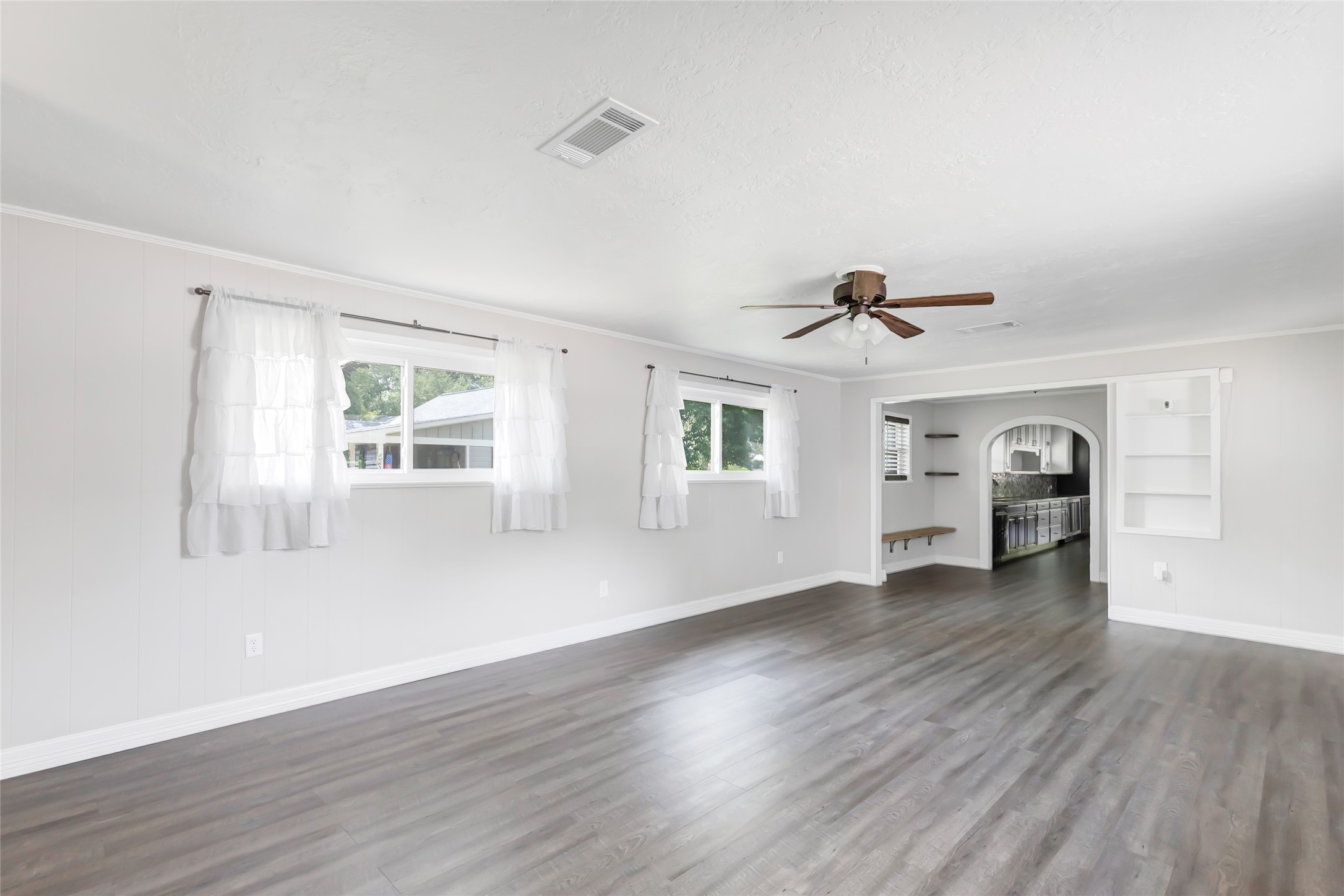 103 W Barrow Street Property Photo 30
