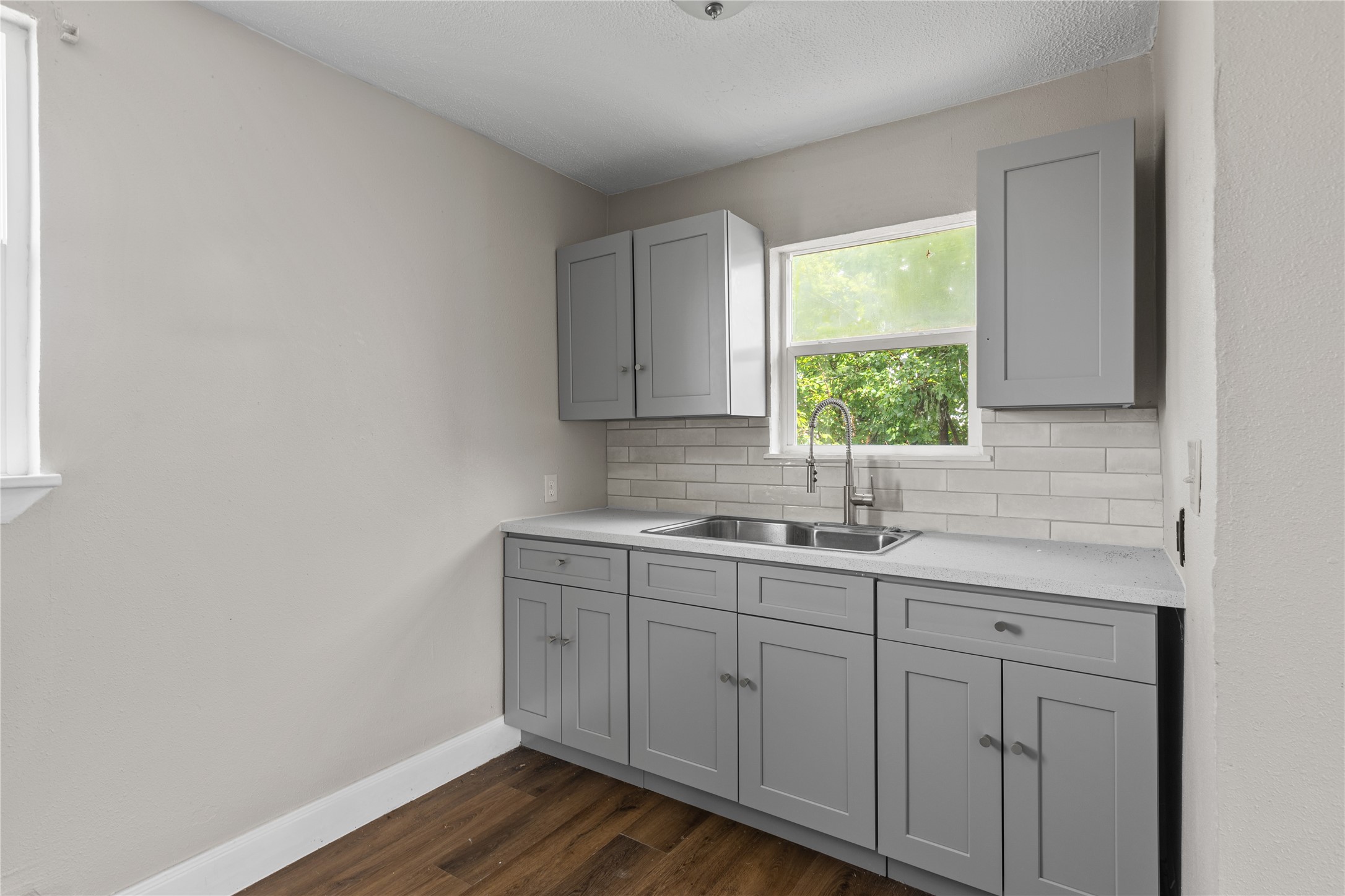 6602 Avenue R Property Photo 11