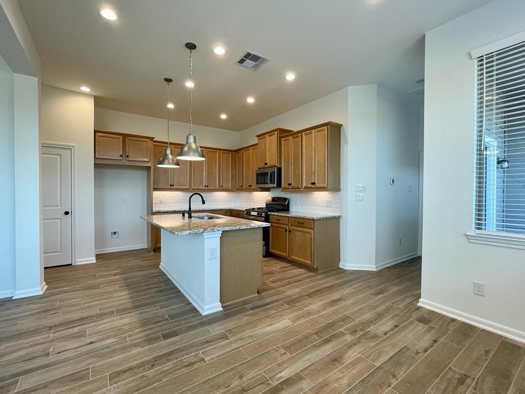 639 Silver Pear Court Property Photo 6