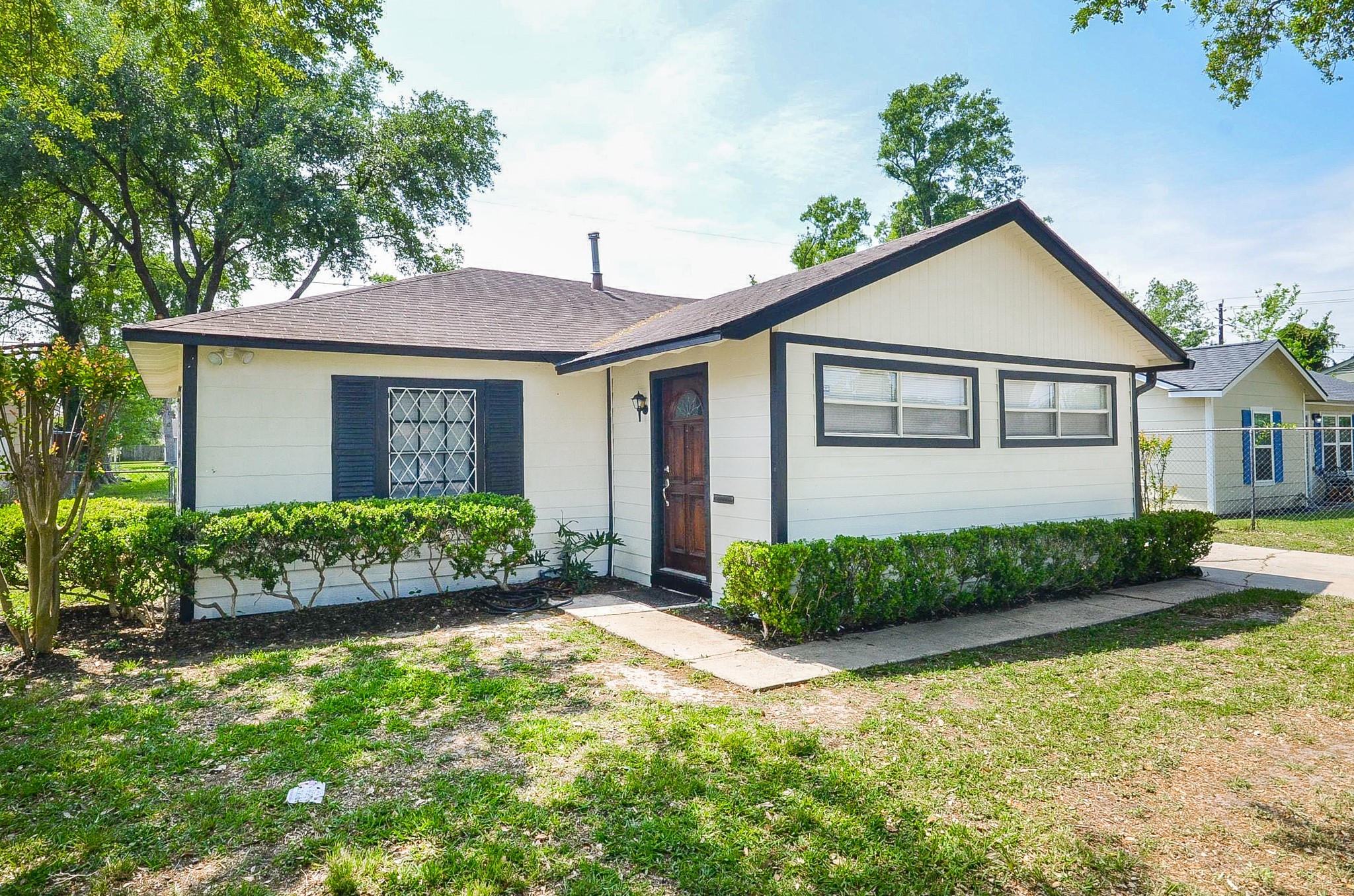 3914 Daphne Street Property Photo 1