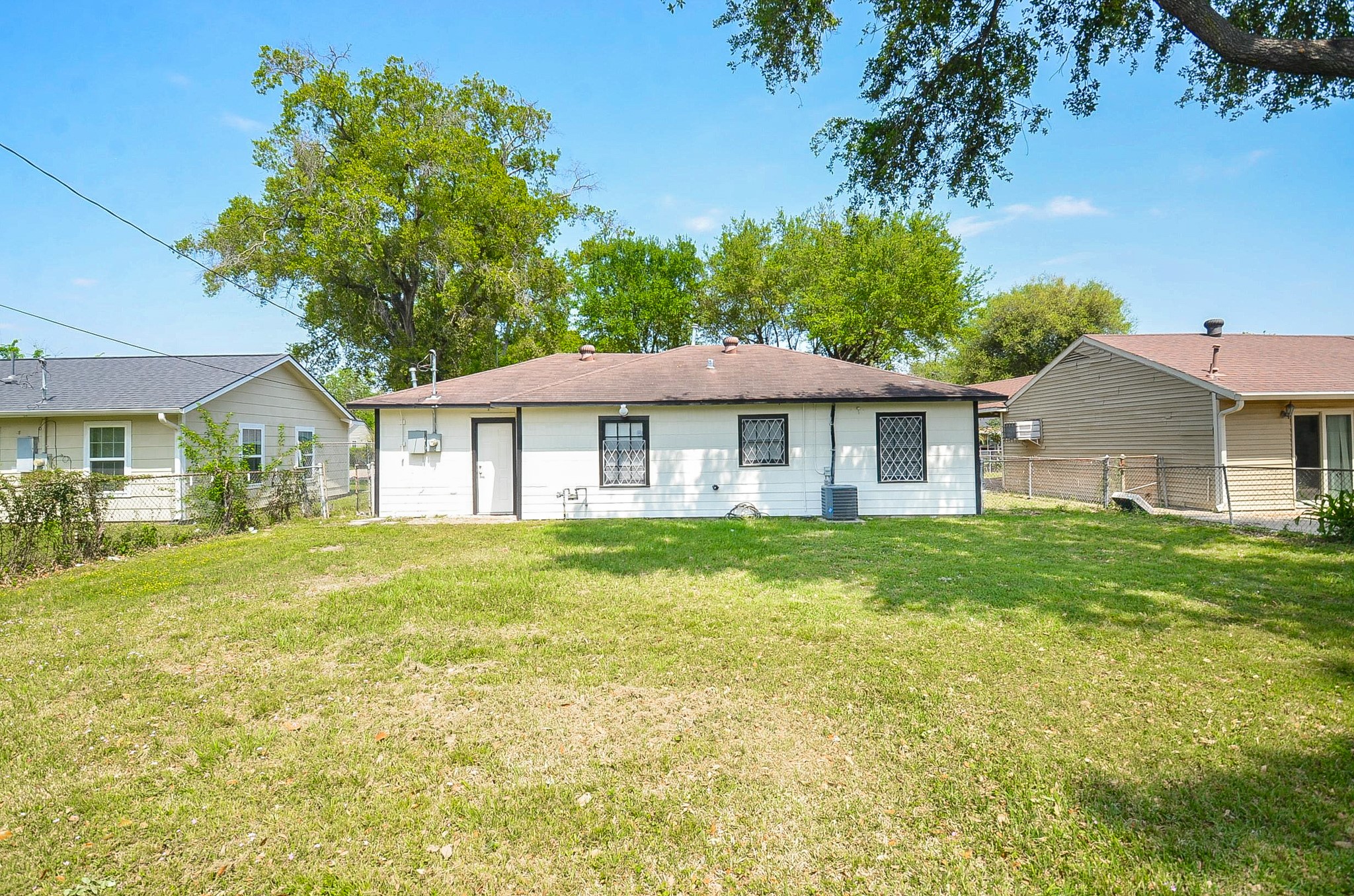 3914 Daphne Street Property Photo 16