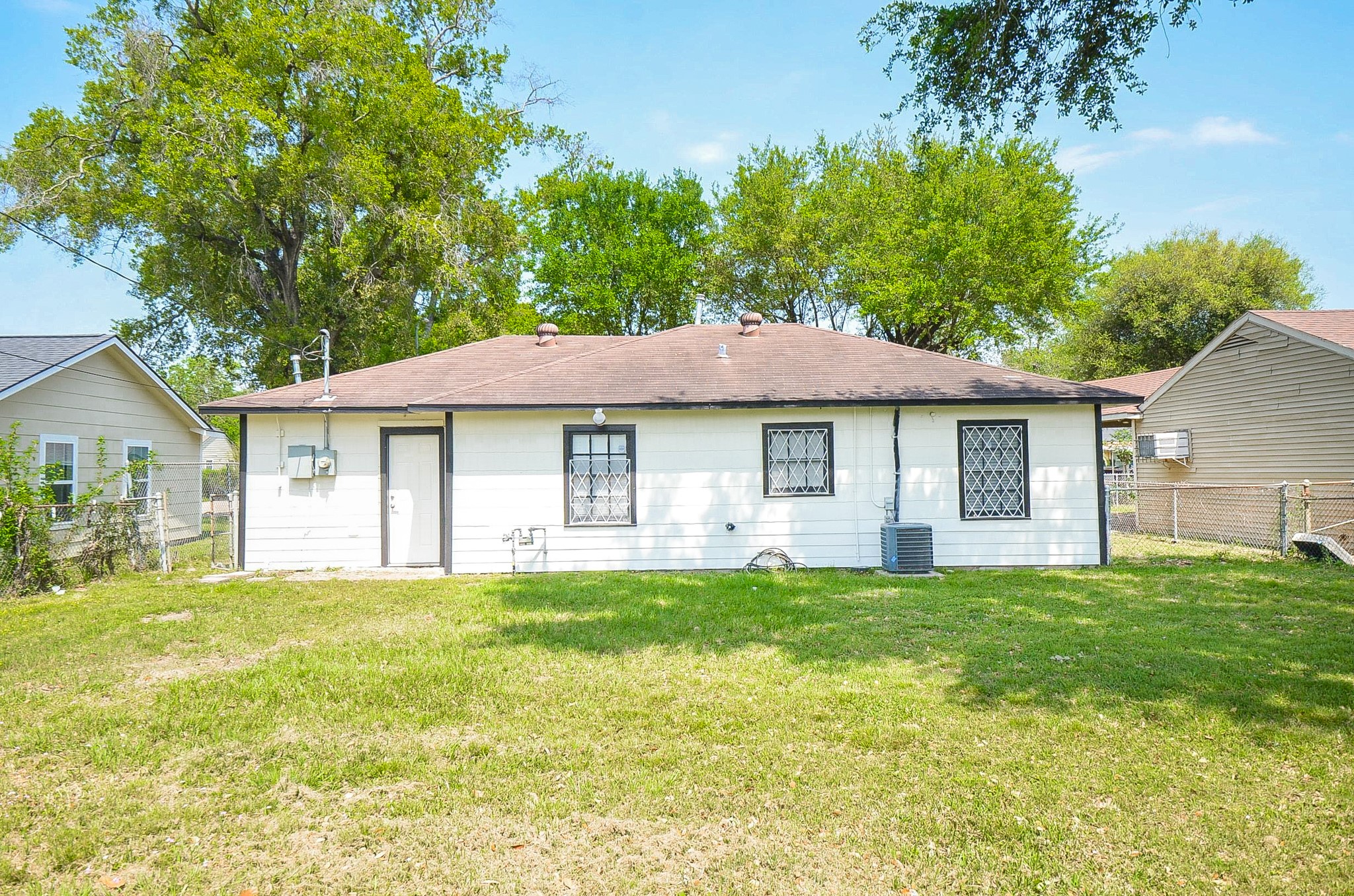 3914 Daphne Street Property Photo 18