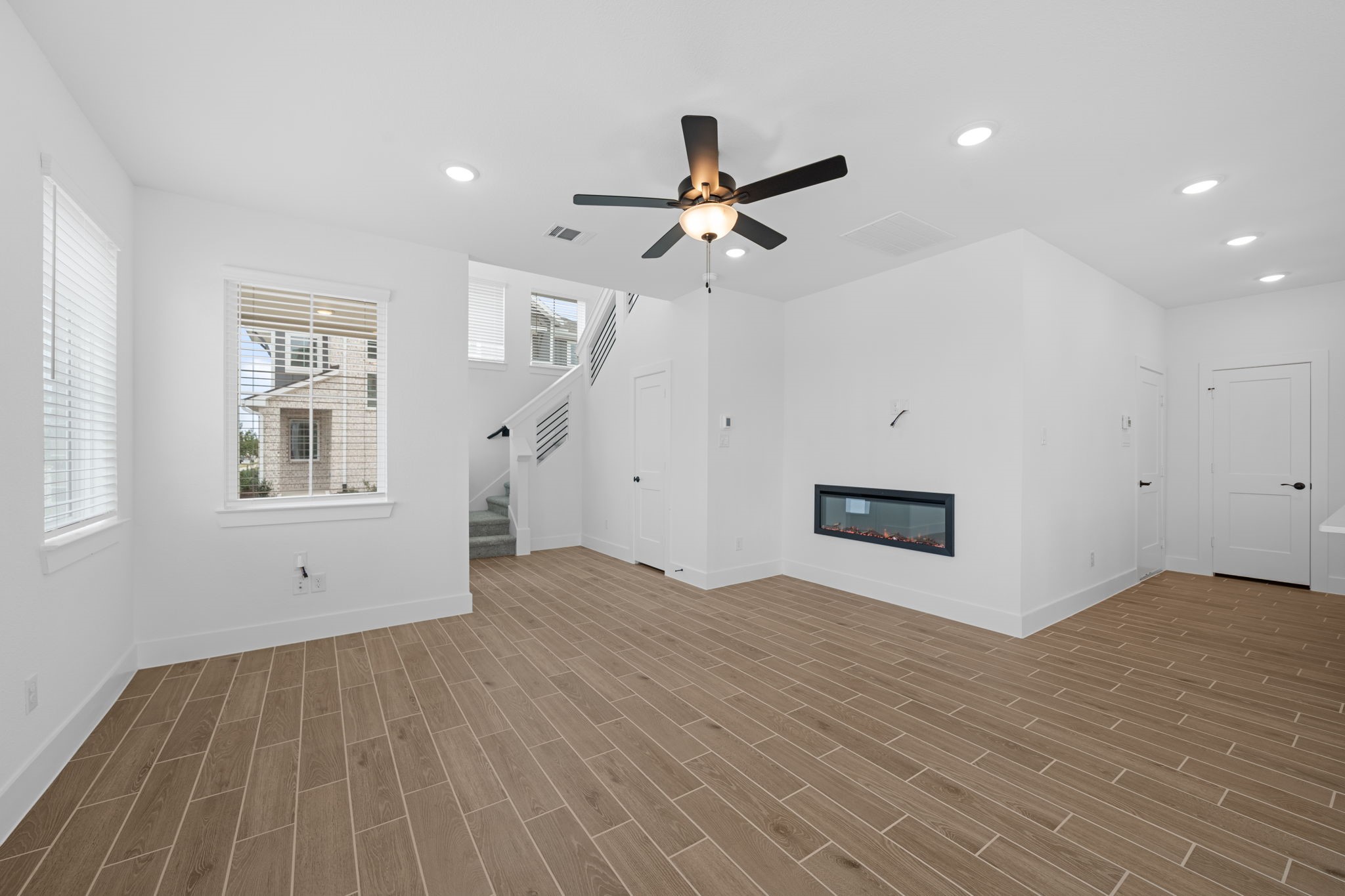 1302 Shaded Rock Drive Property Photo 8