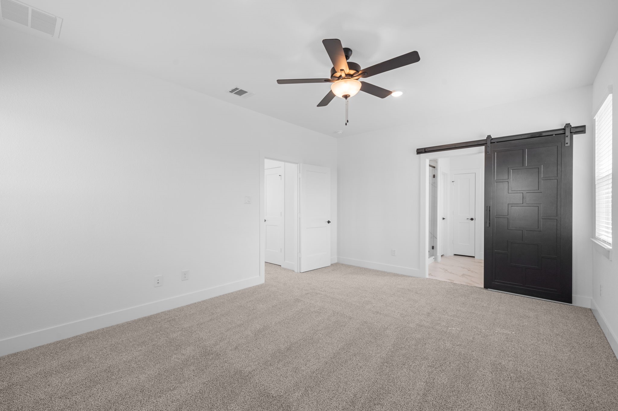 1302 Shaded Rock Drive Property Photo 12