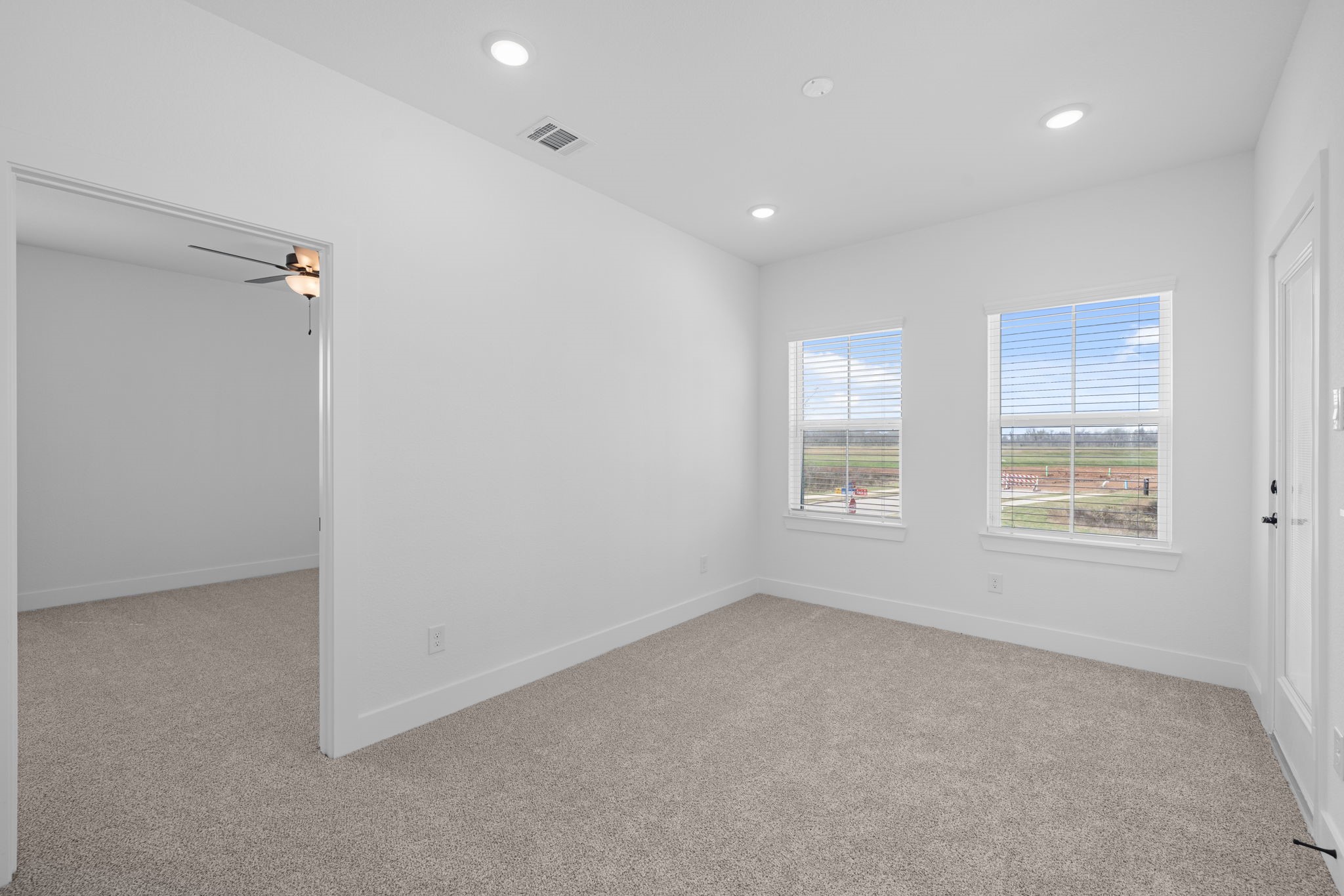 1302 Shaded Rock Drive Property Photo 14