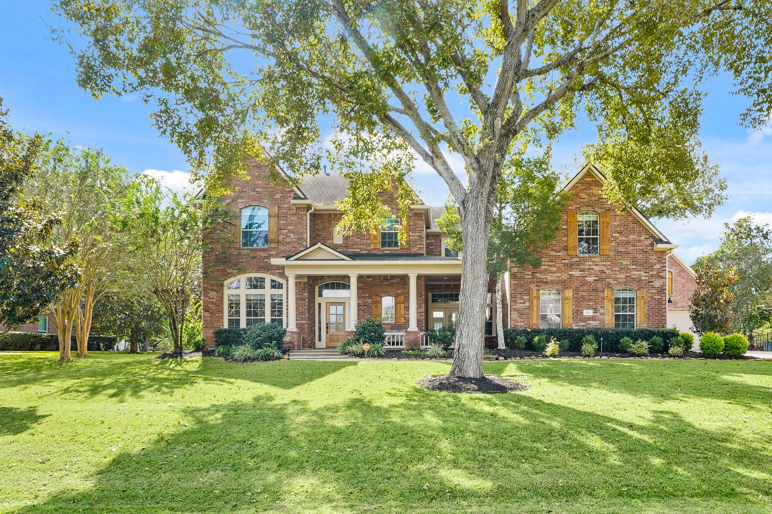 4703 Oxbow Circle W Property Photo 1