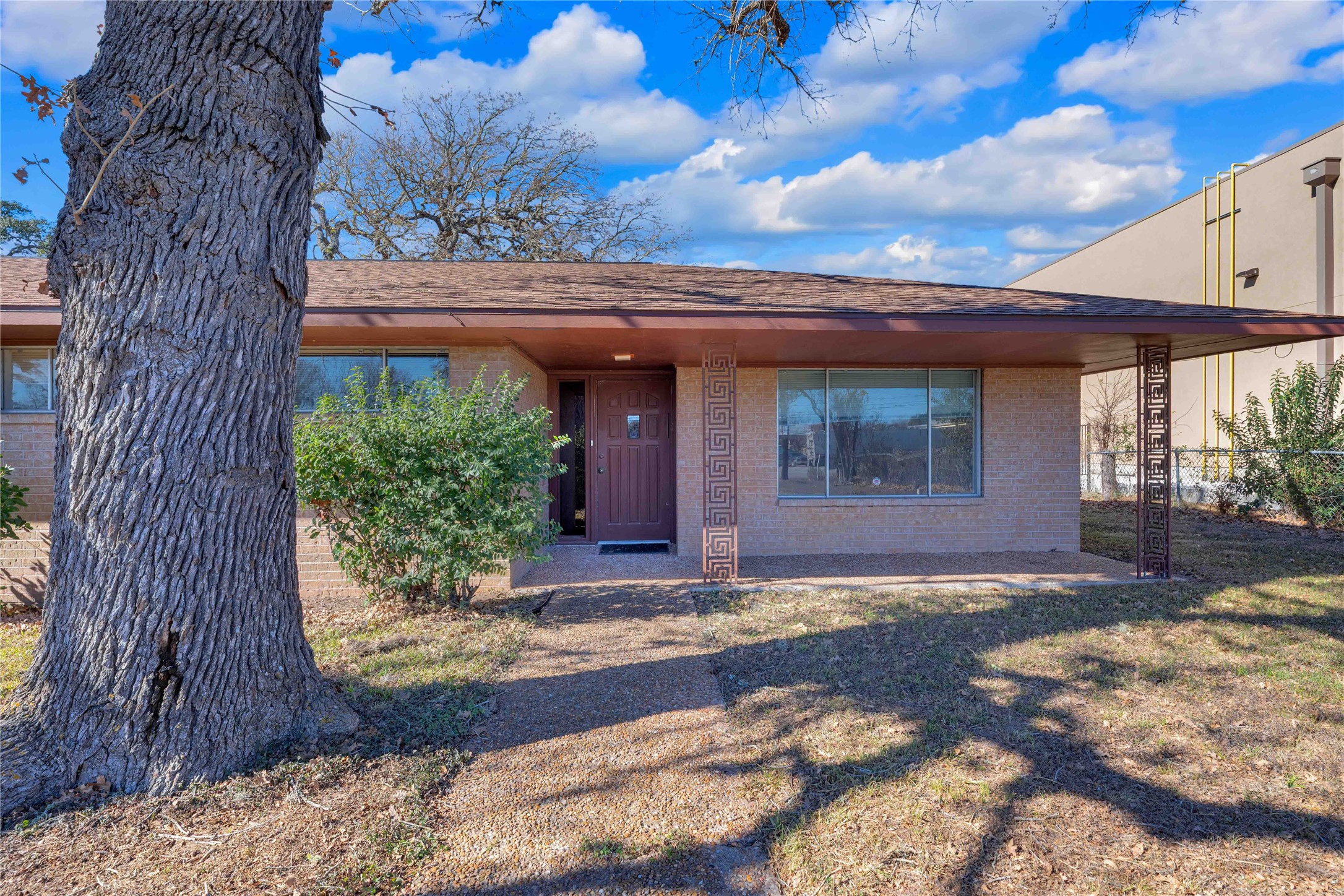 1243 North Jefferson Property Photo 3
