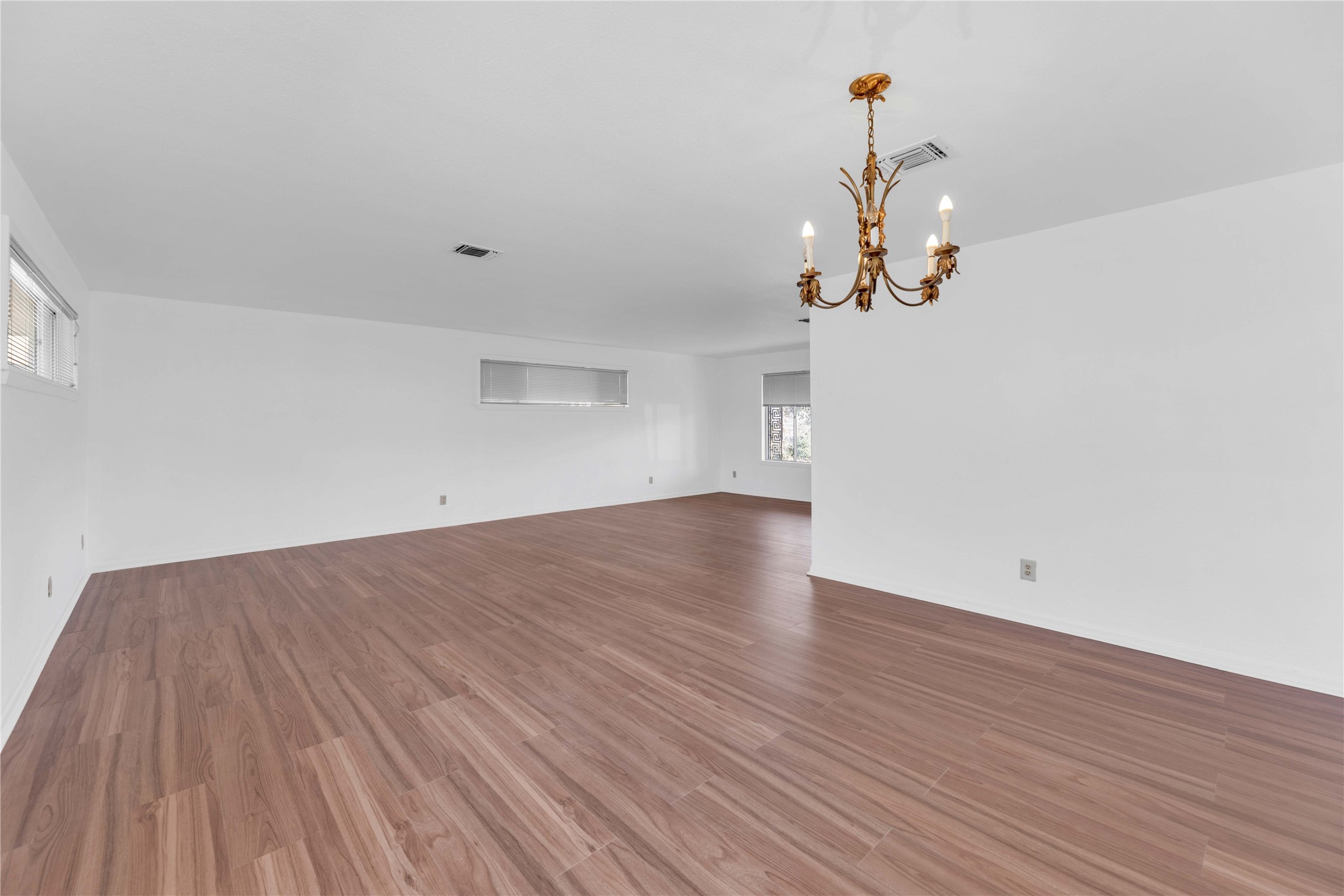 1243 North Jefferson Property Photo 5