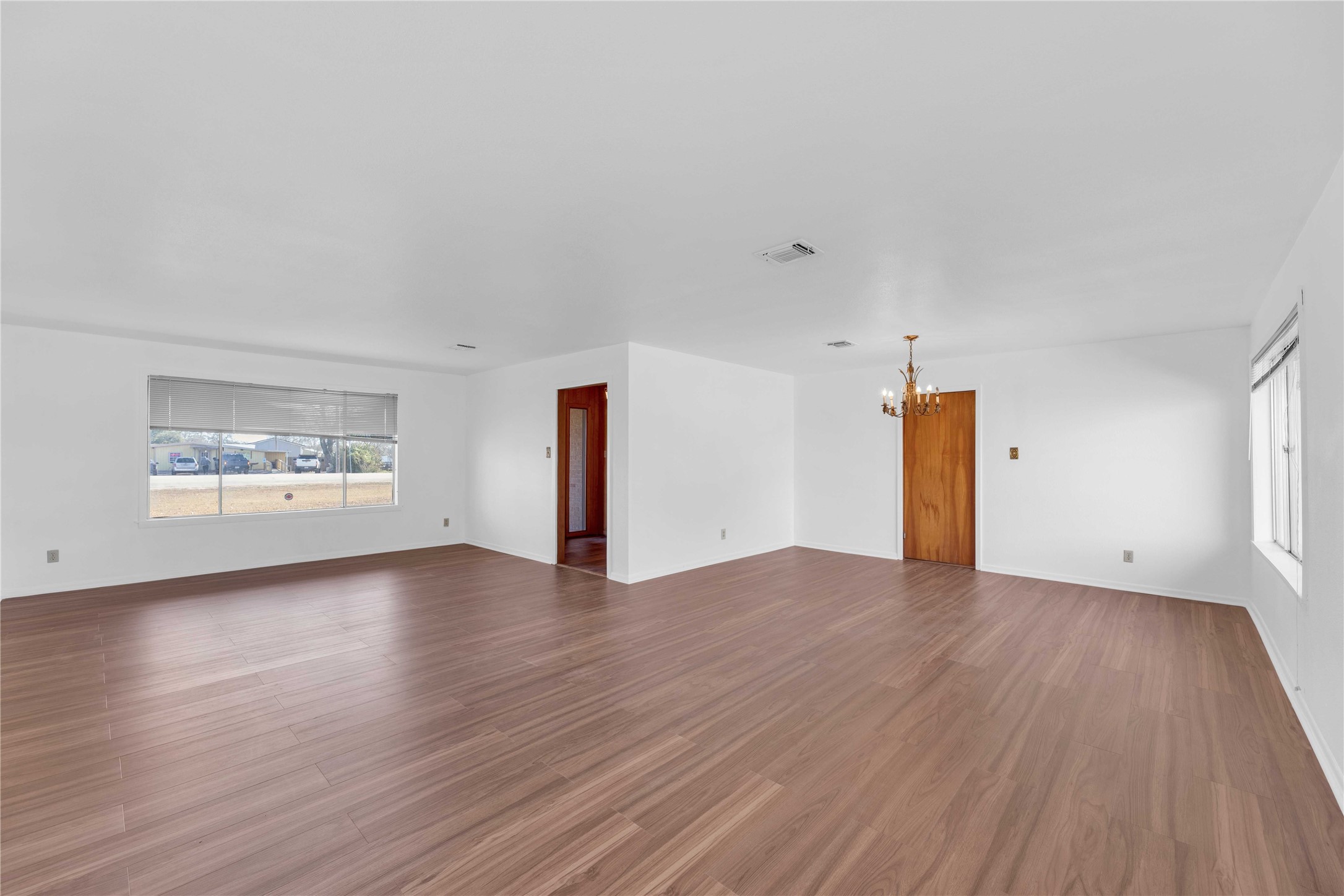 1243 North Jefferson Property Photo 6