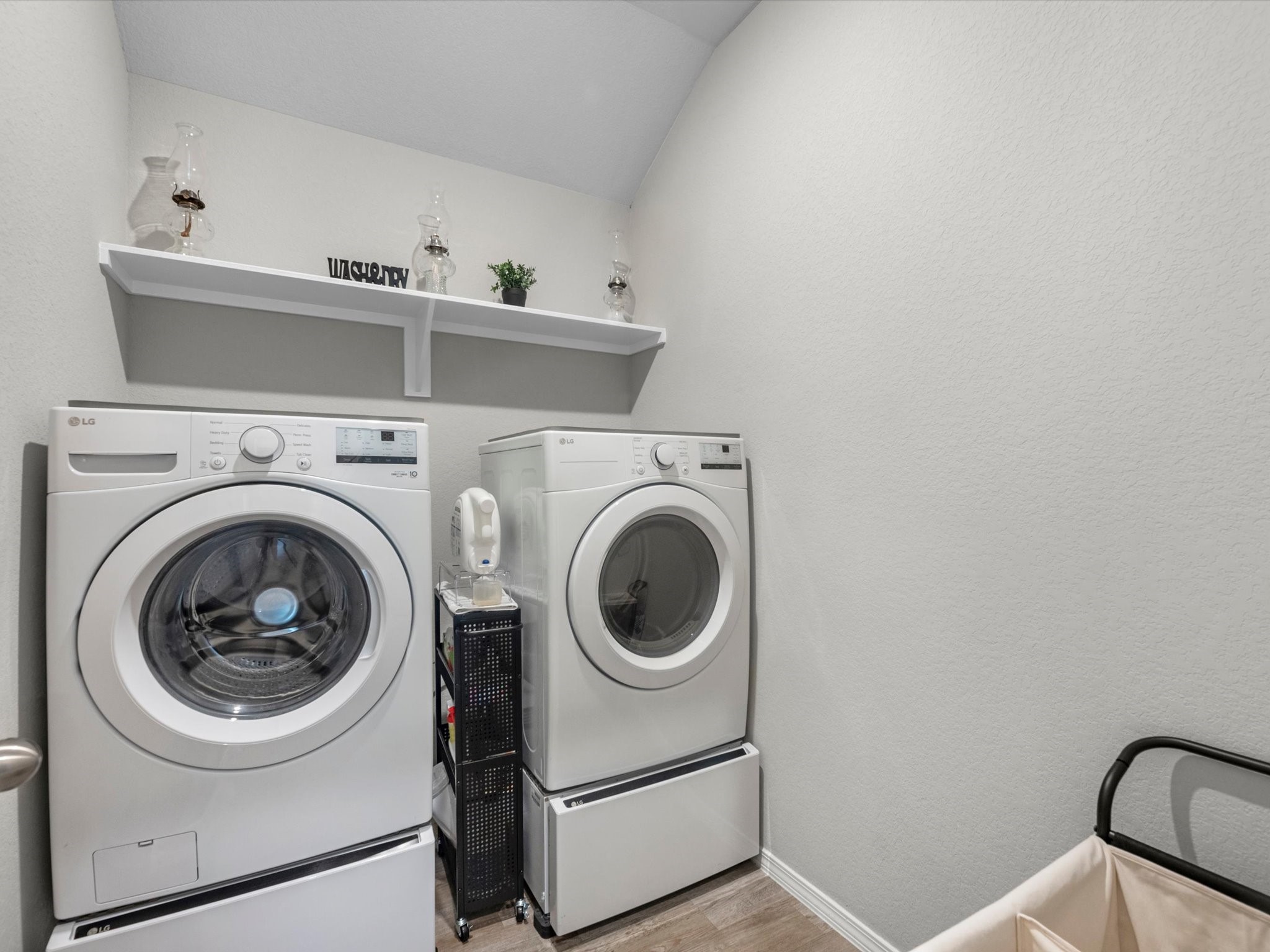1806 Brushy Cedar Drive Property Photo 17