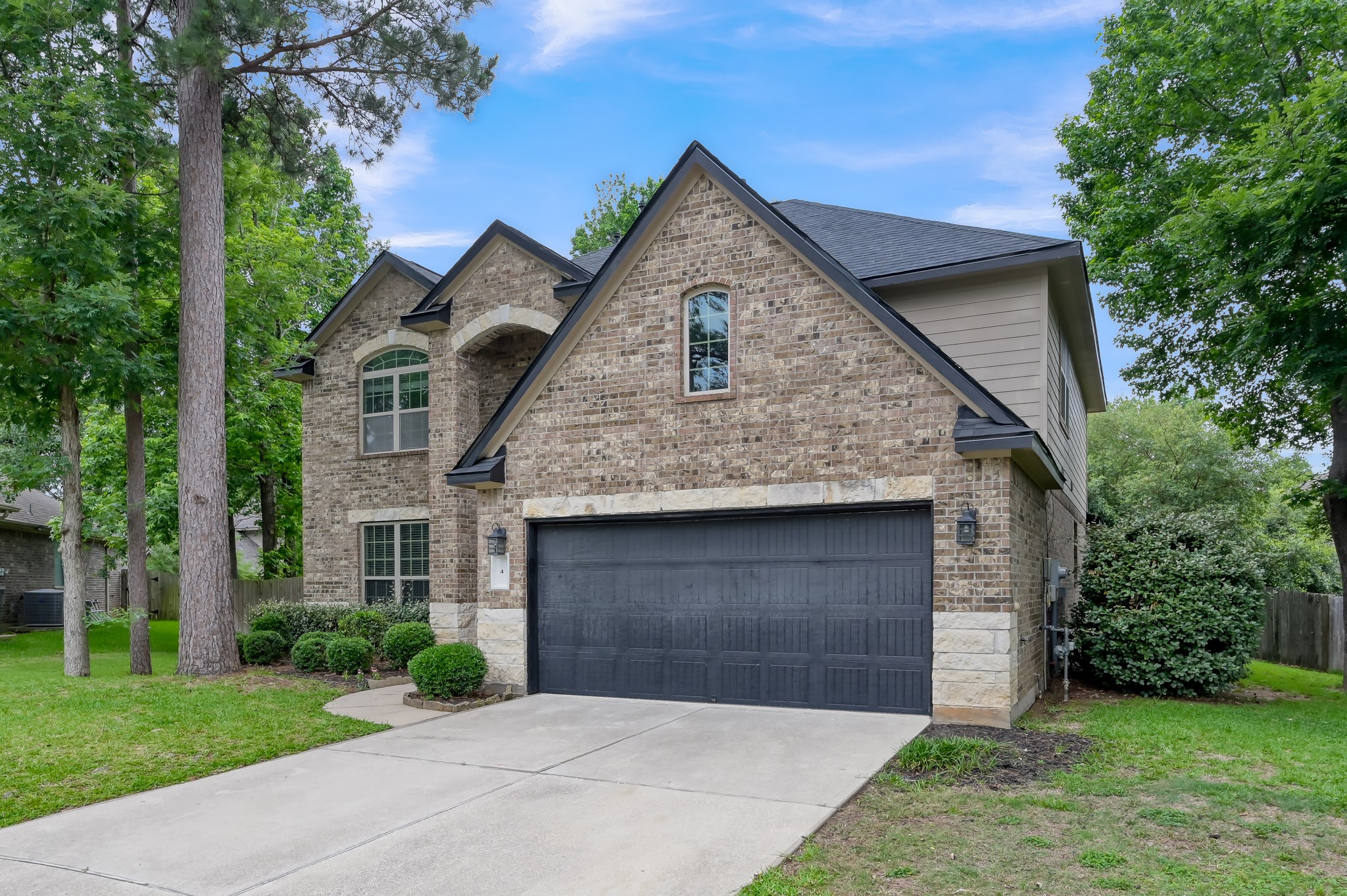 4 Logan Creek Lane Property Photo 2