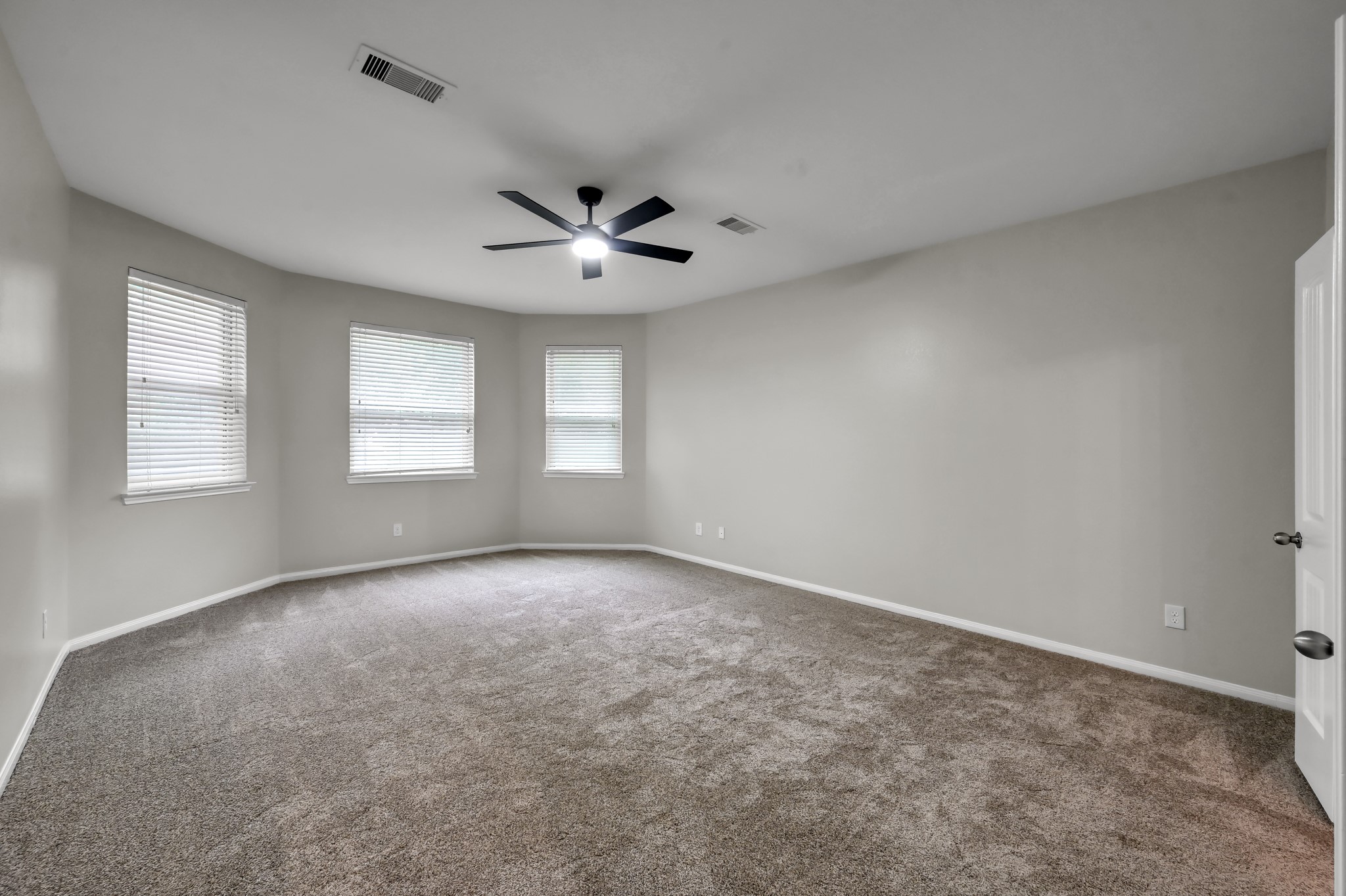 4 Logan Creek Lane Property Photo 22