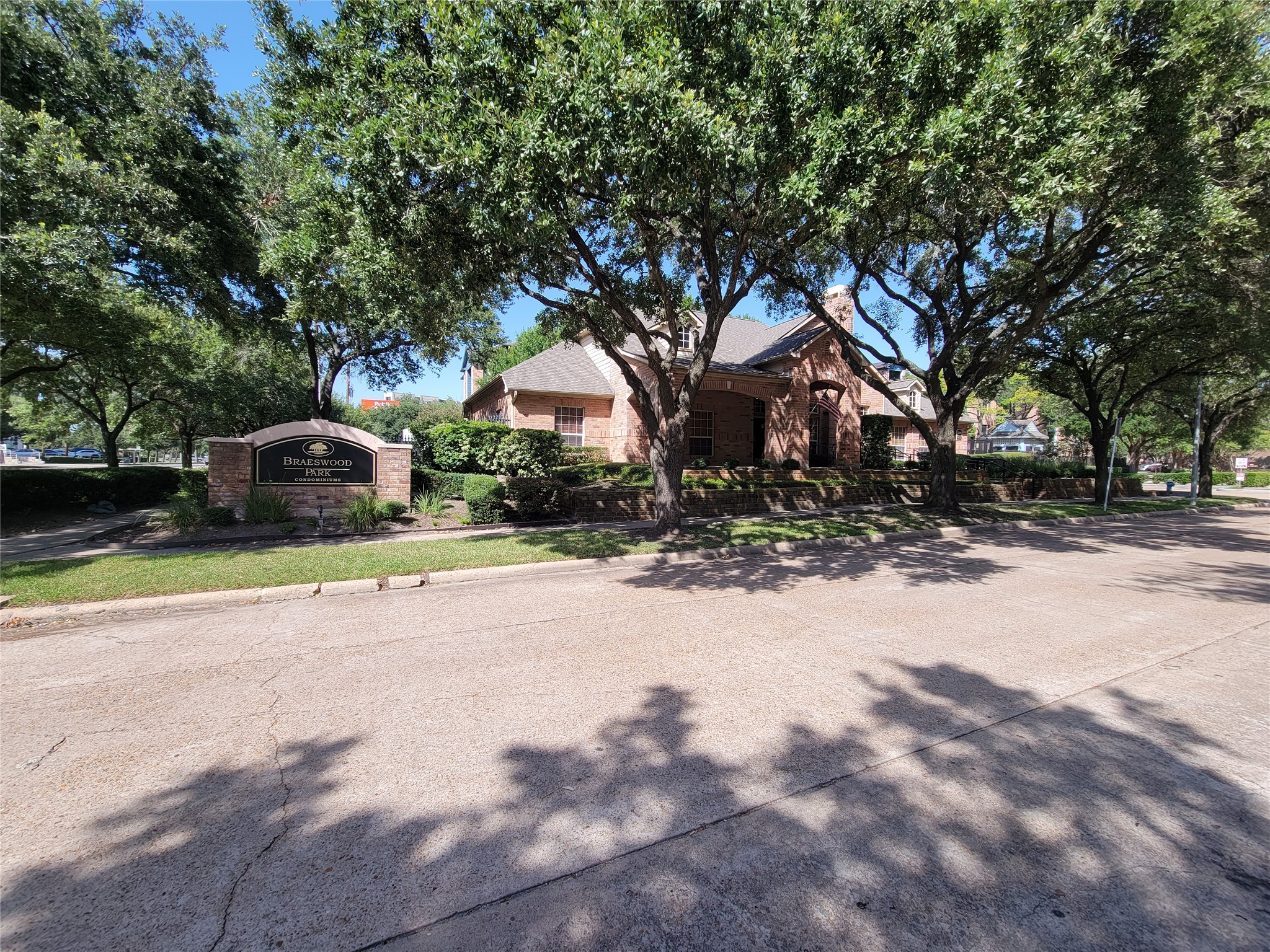 2255 Braeswood Park 259 Property Photo 1