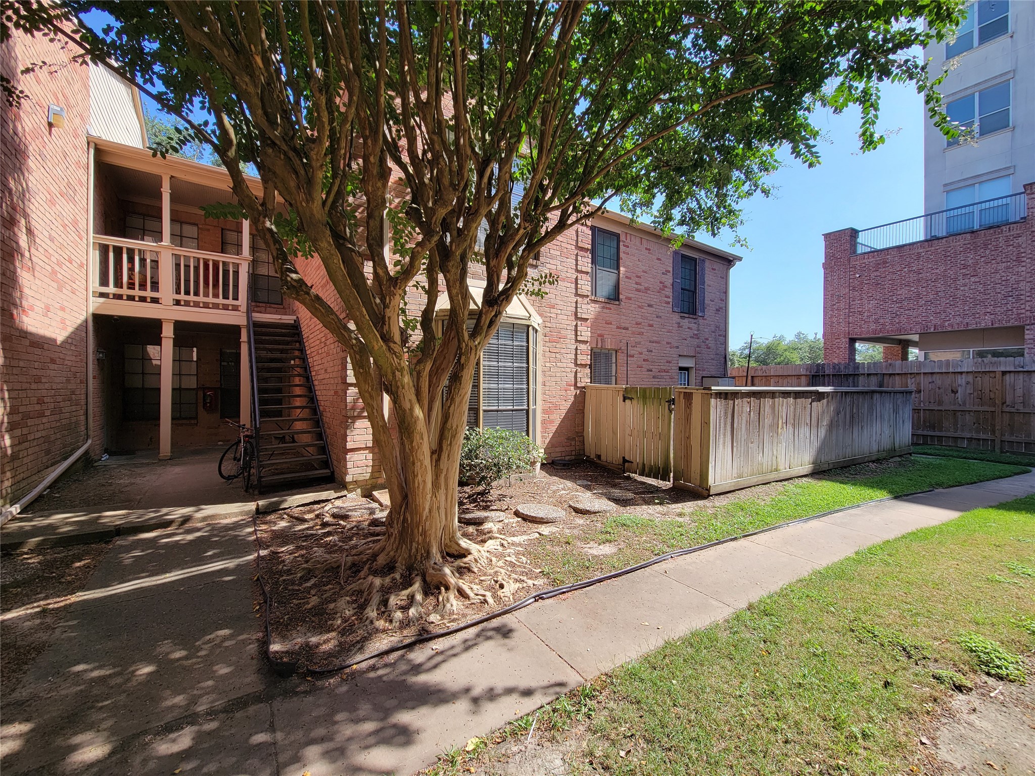 2255 Braeswood Park 259 Property Photo 2