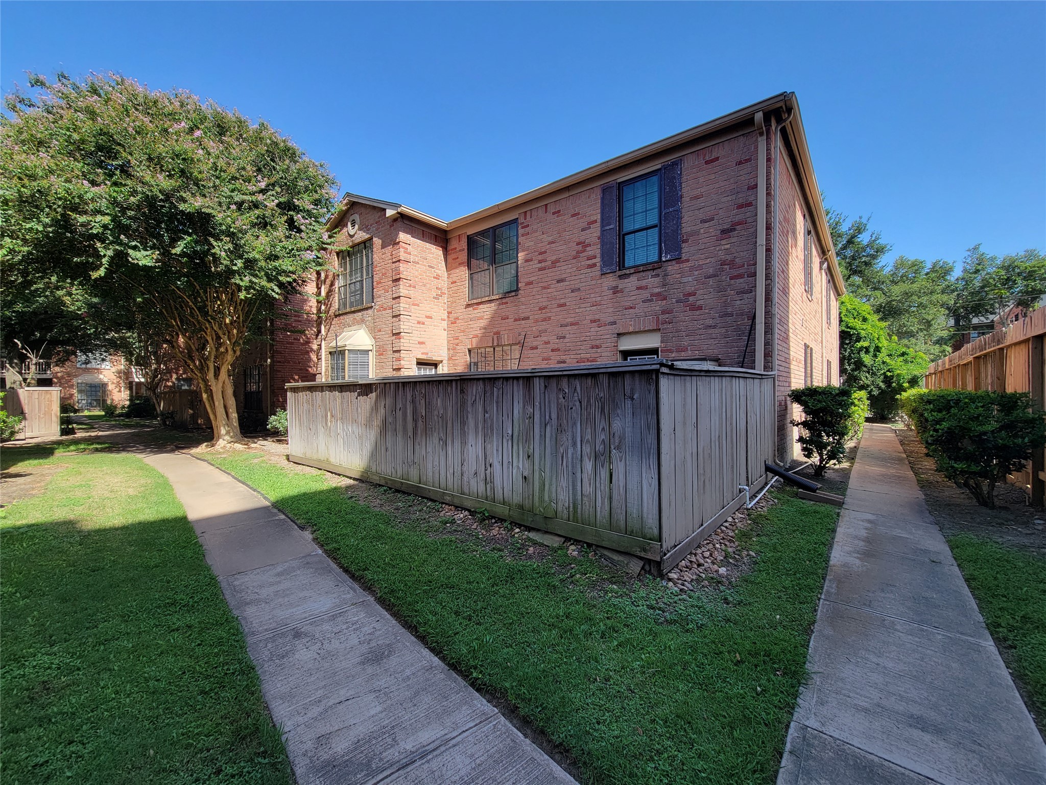 2255 Braeswood Park 259 Property Photo 4