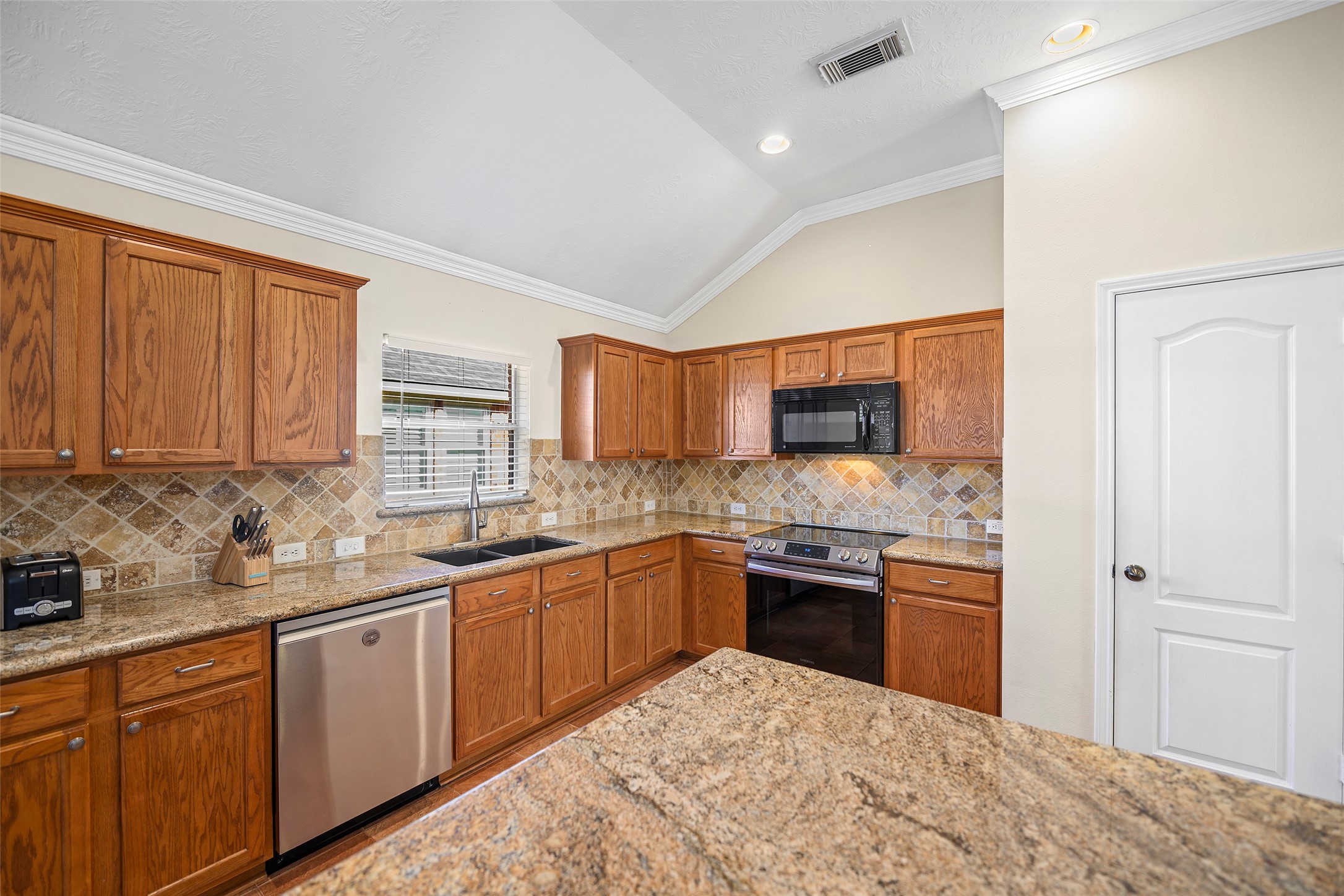 21711 Winsome Rose Court Property Photo 12