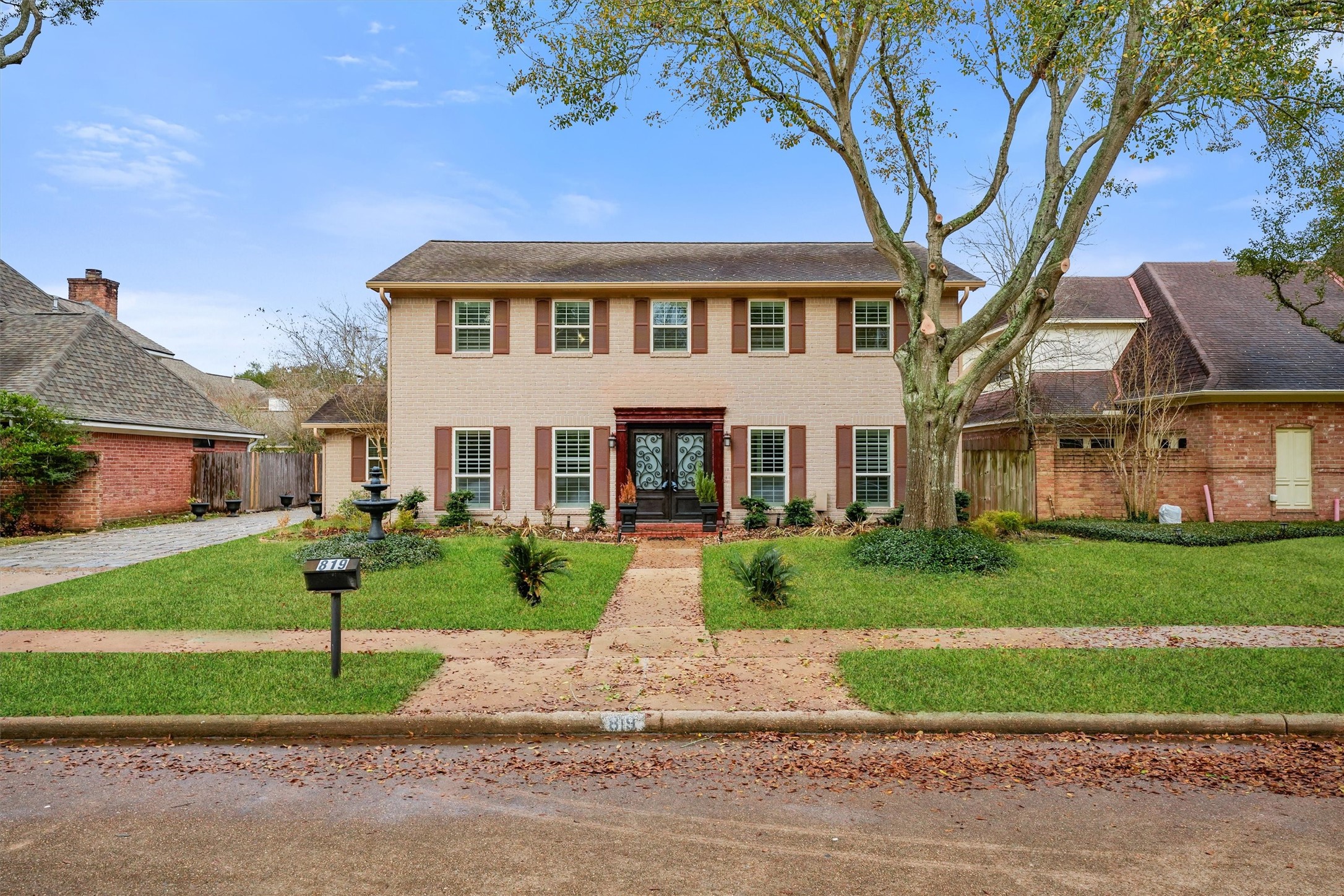 819 Sandpiper Drive Property Photo 1