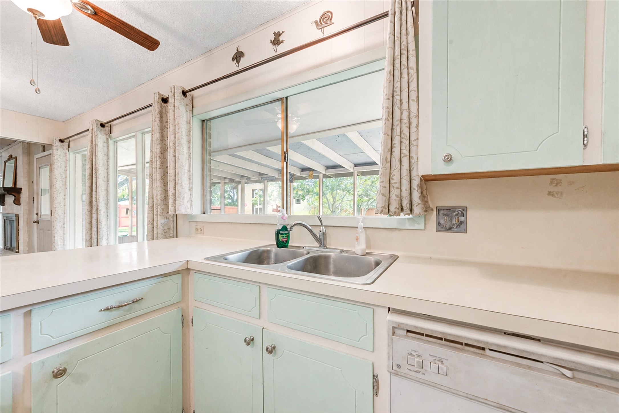1320 Linwood Drive Property Photo 14