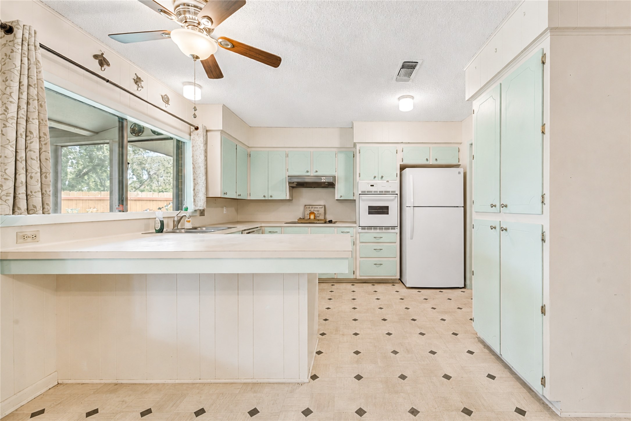1320 Linwood Drive Property Photo 39