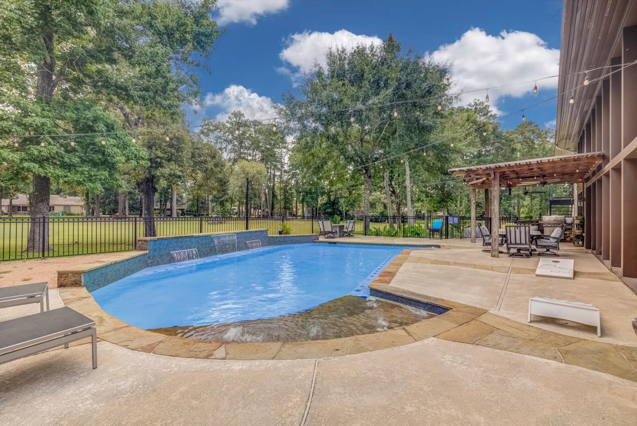22 Winged Foot Drive Property Photo 1