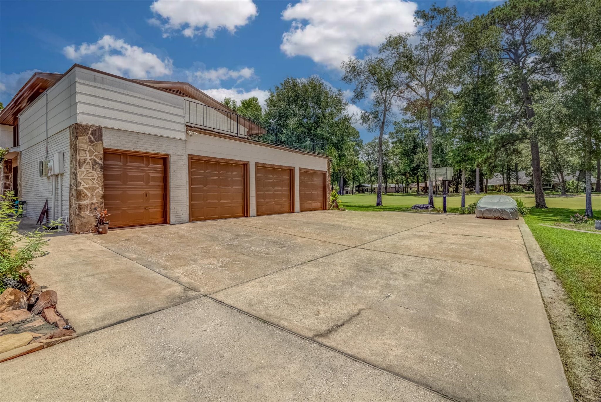 22 Winged Foot Drive Property Photo 4