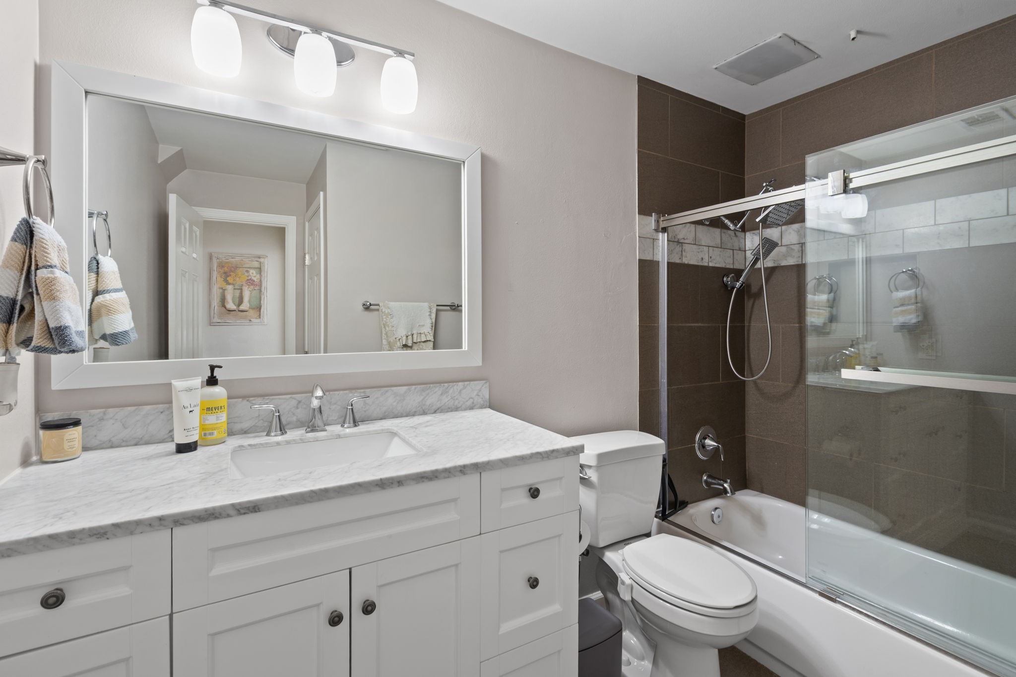 1881 Bering Drive 71 Property Photo 4
