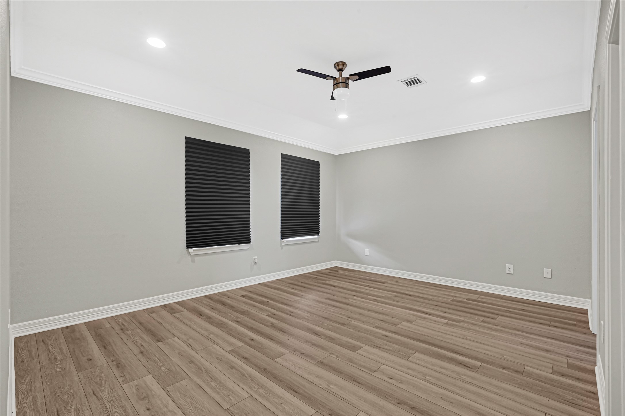 9823 Bamboo Road B Property Photo 28