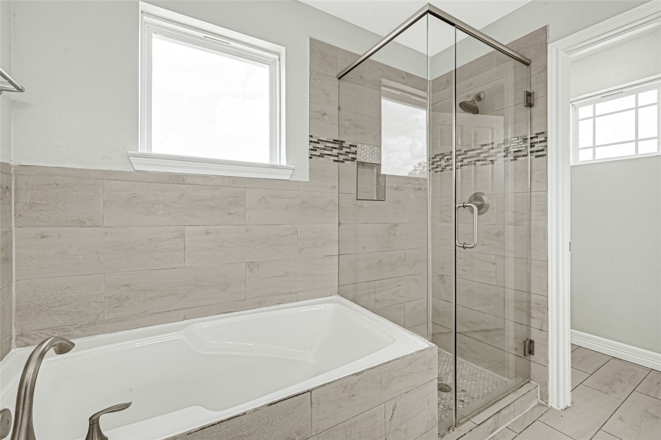 9823 Bamboo Road B Property Photo 31