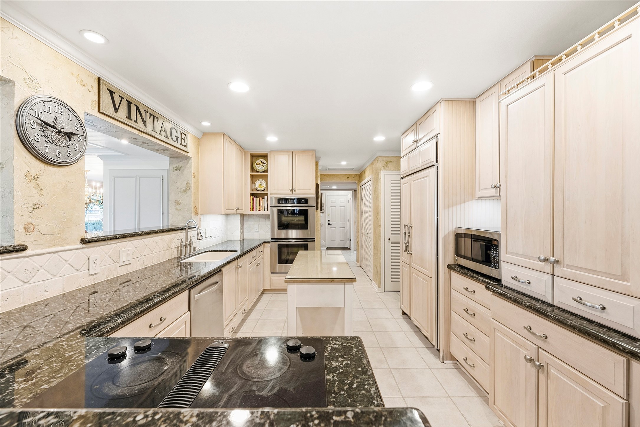 13131 Holston Hills Drive Property Photo 10