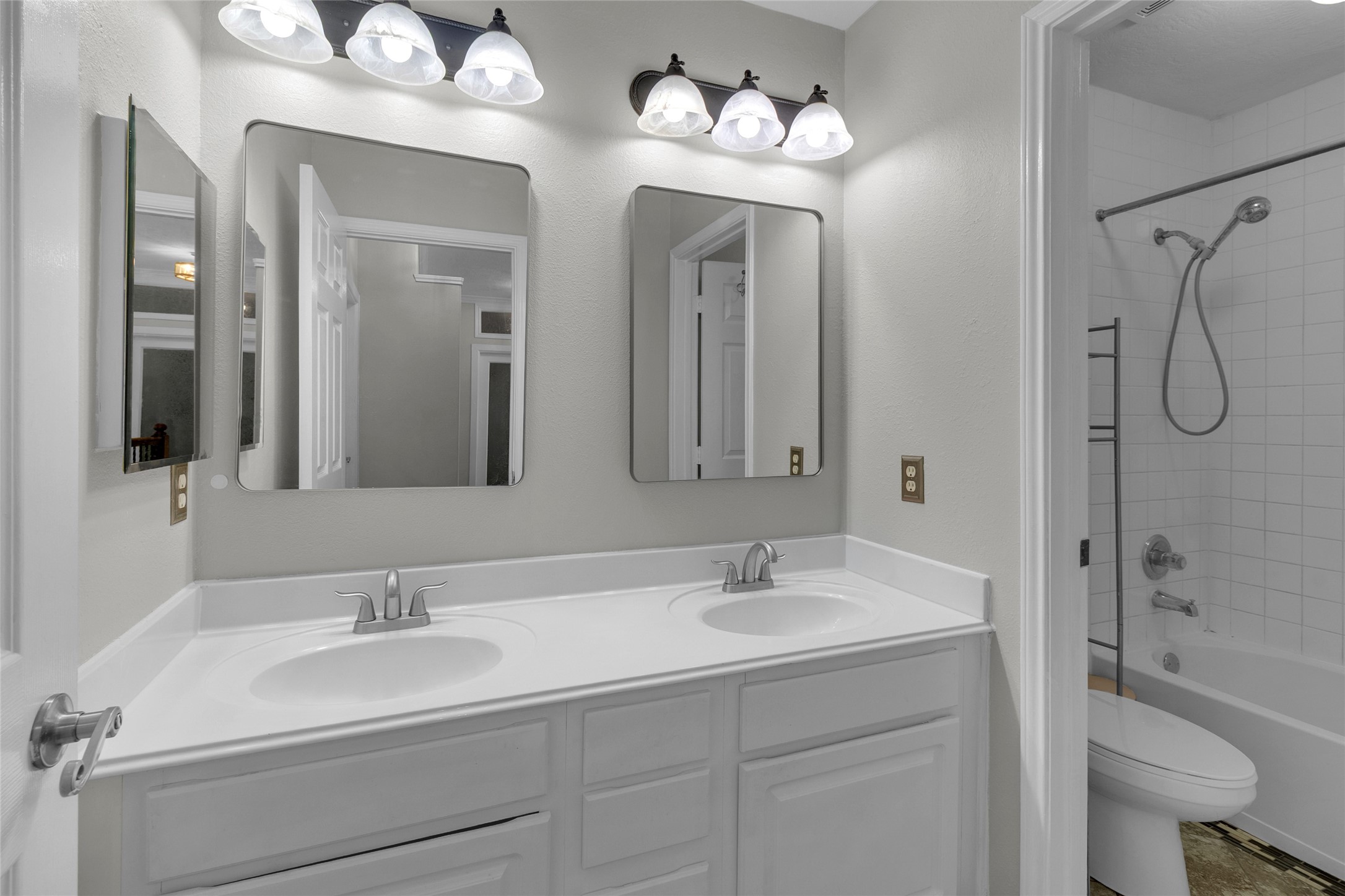 10910 Coldwater Bridge Ct Property Photo 38