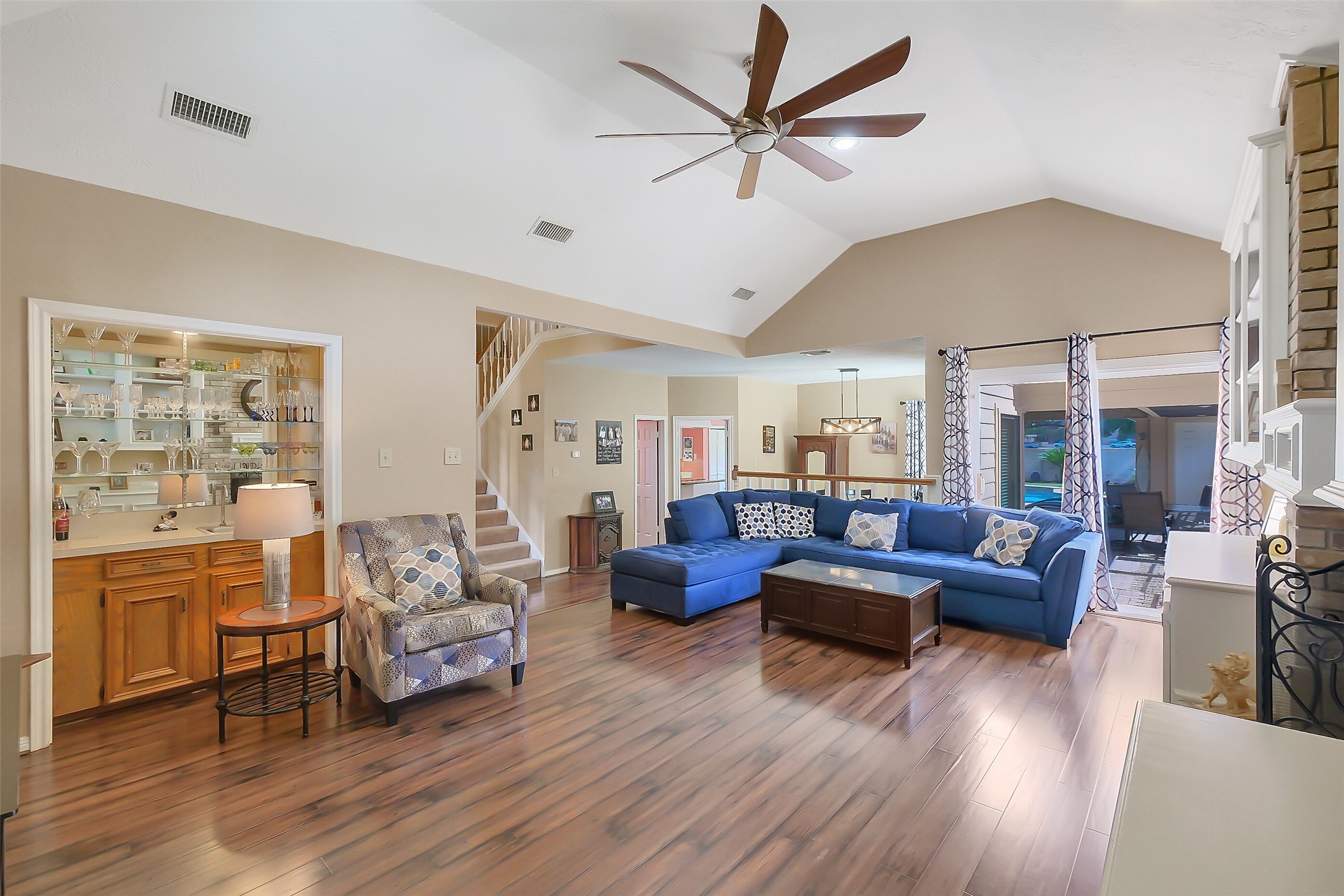 910 Millpond Drive Property Photo 8