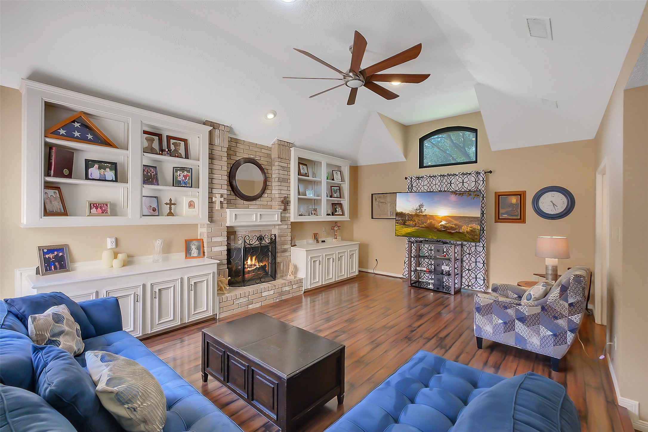 910 Millpond Drive Property Photo 10