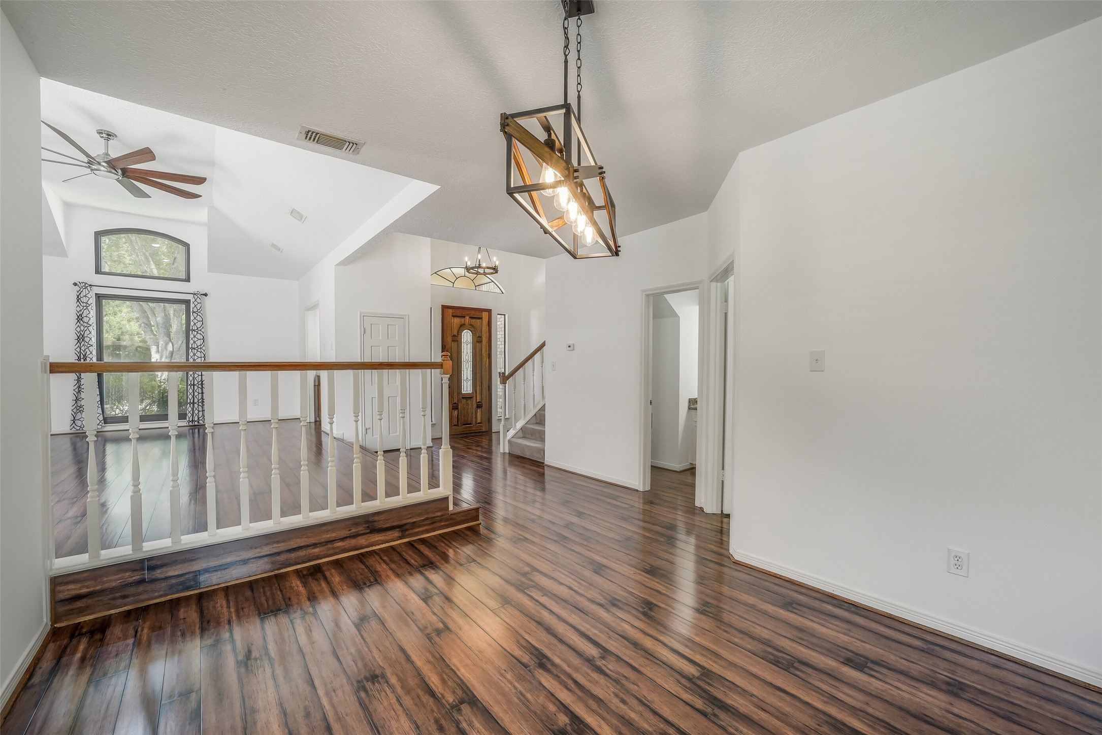 910 Millpond Drive Property Photo 10