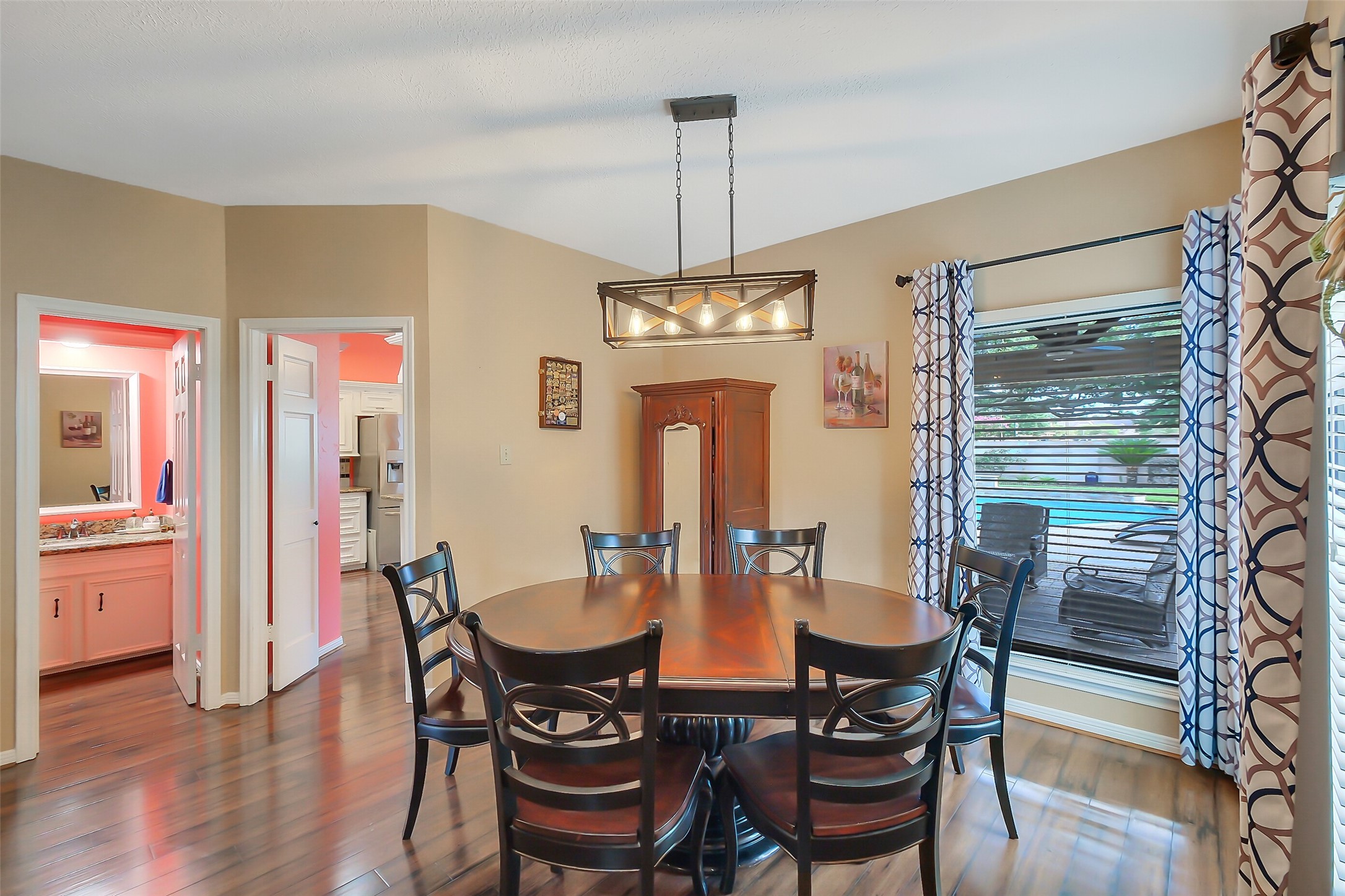910 Millpond Drive Property Photo 11