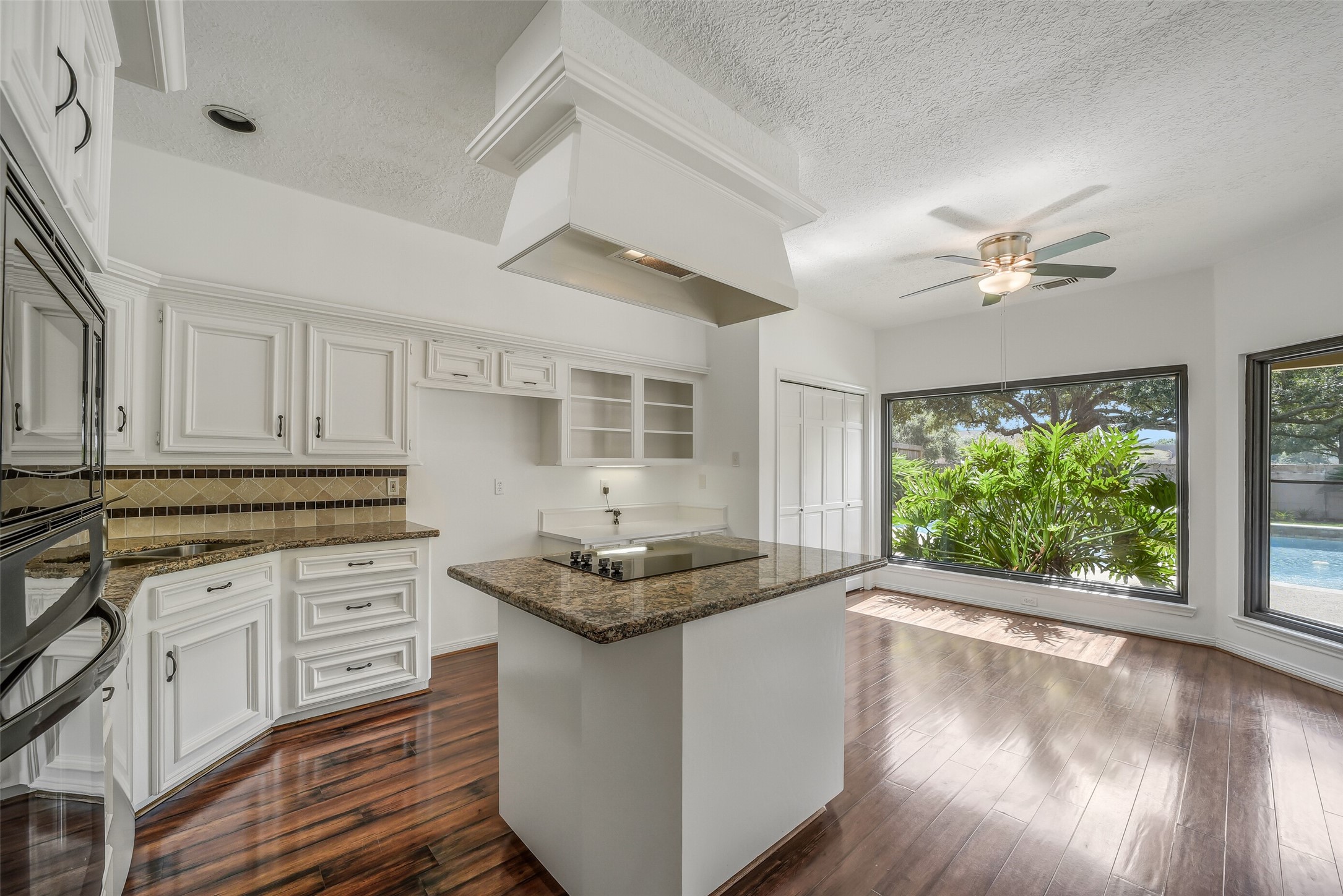 910 Millpond Drive Property Photo 15