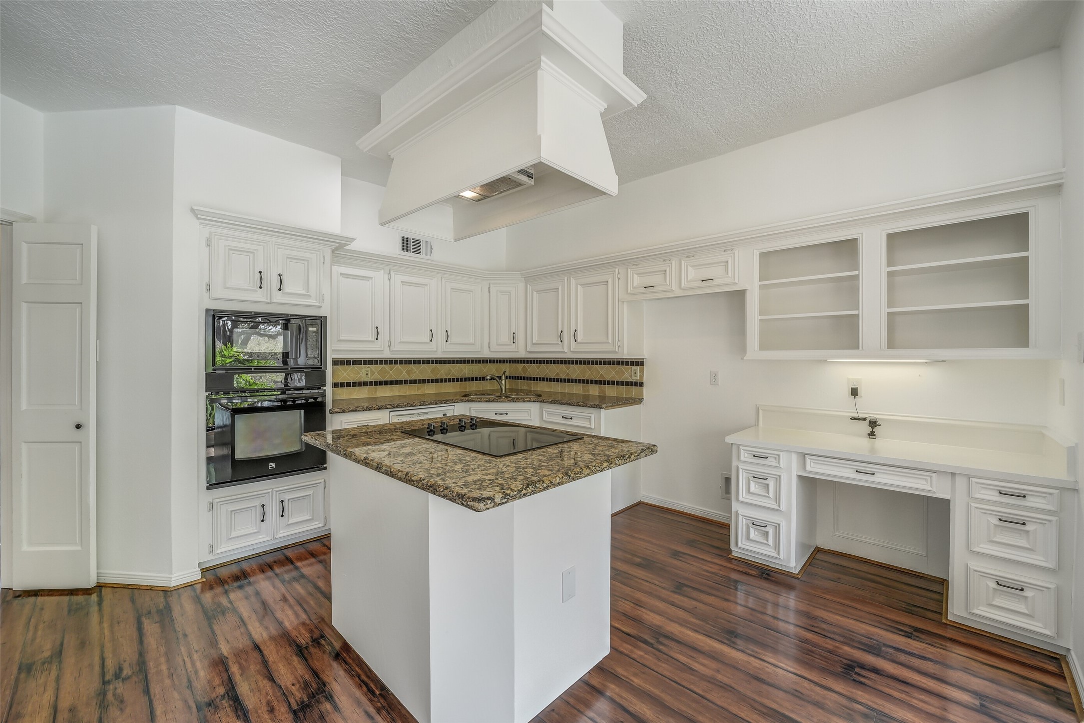 910 Millpond Drive Property Photo 17