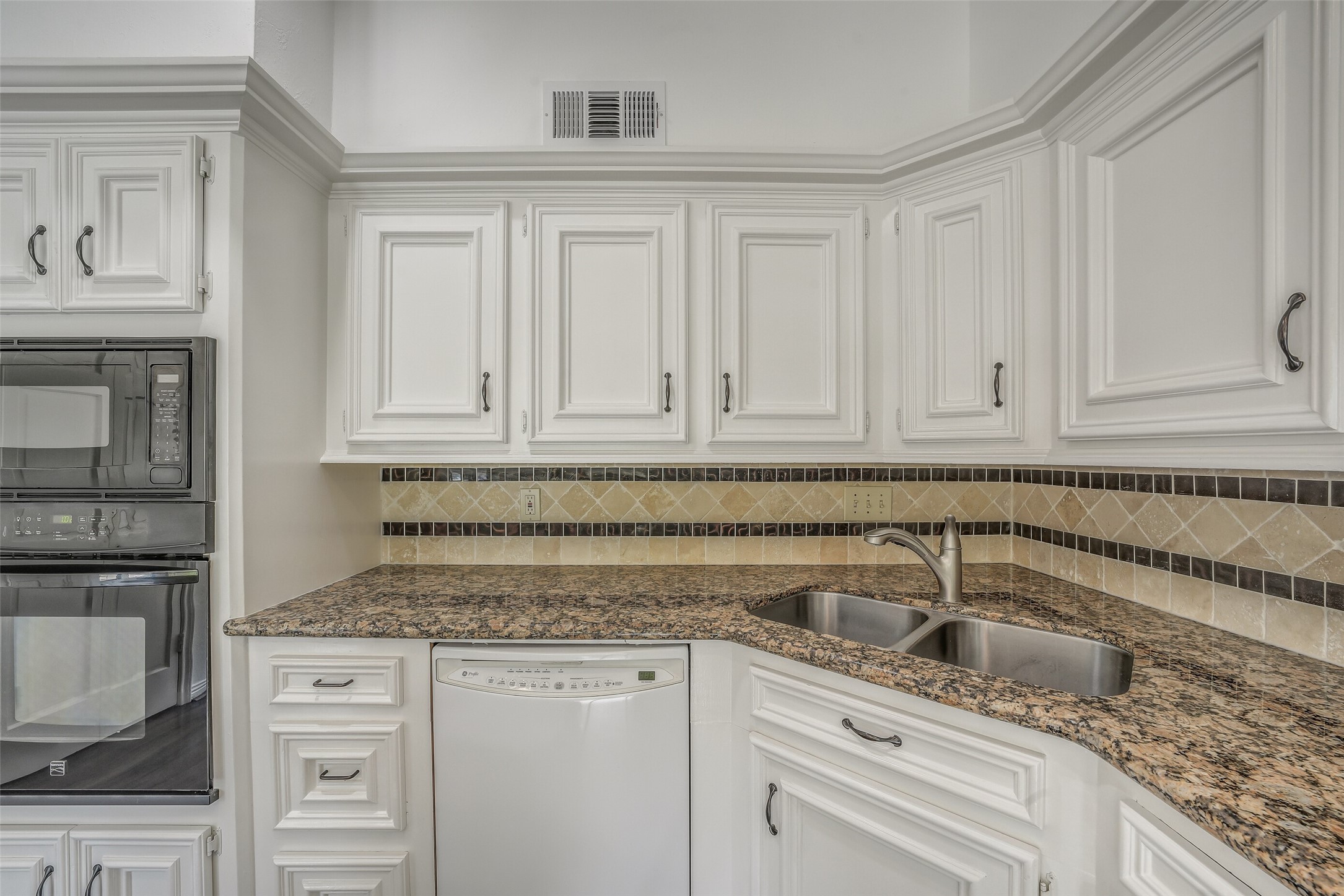 910 Millpond Drive Property Photo 19
