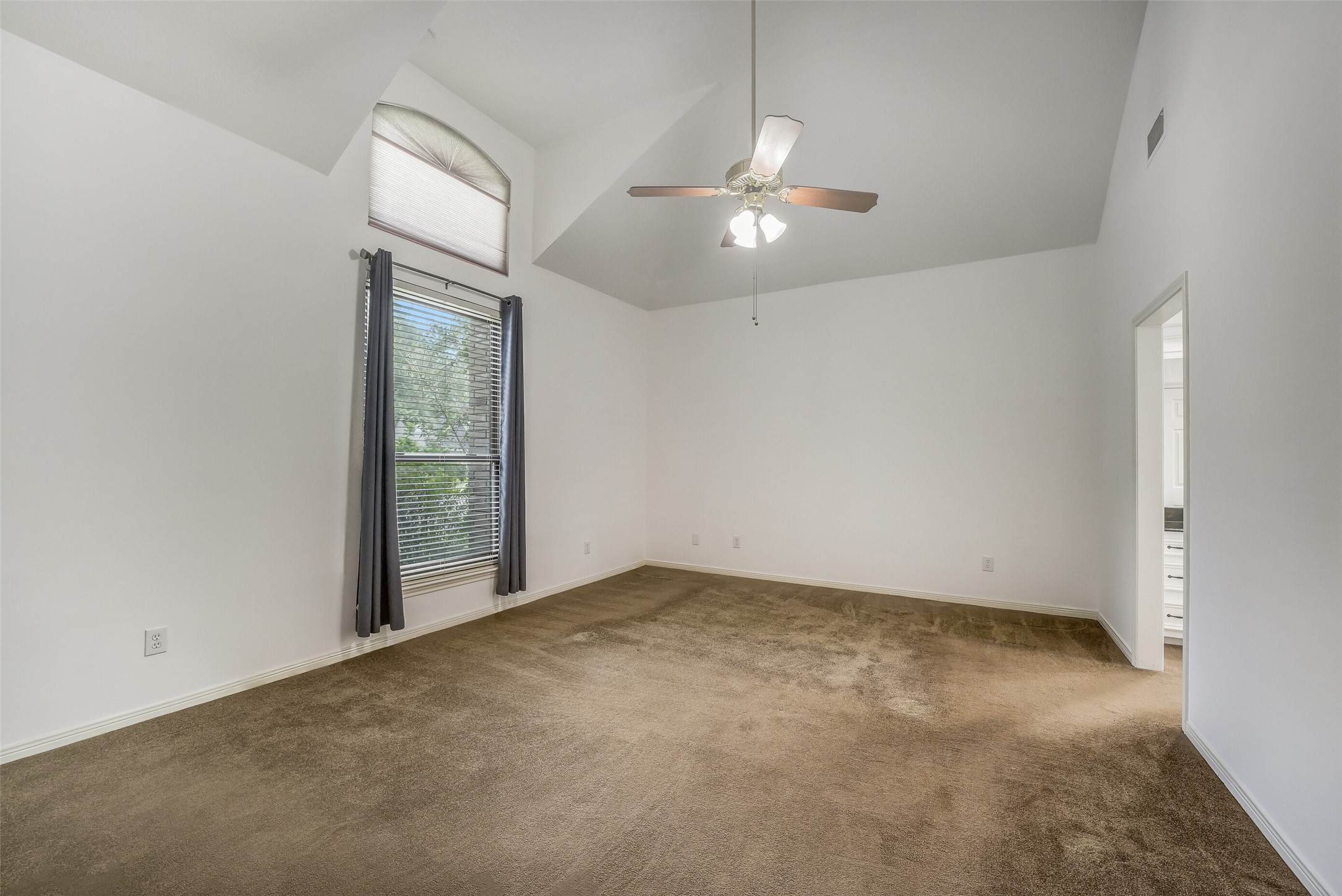 910 Millpond Drive Property Photo 21