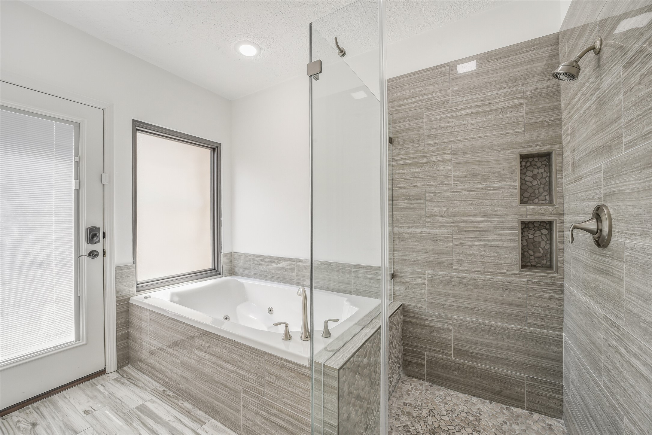 910 Millpond Drive Property Photo 26