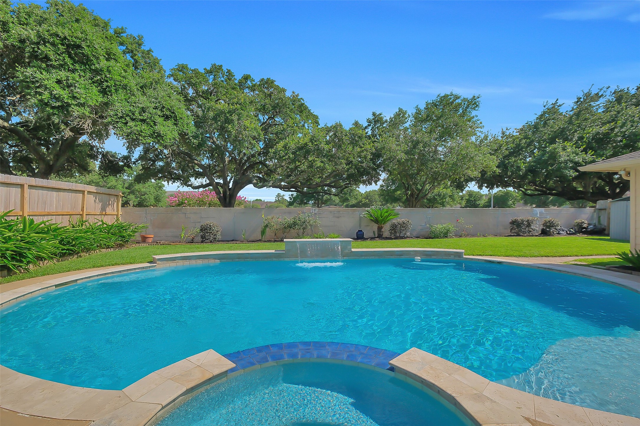 910 Millpond Drive Property Photo 35
