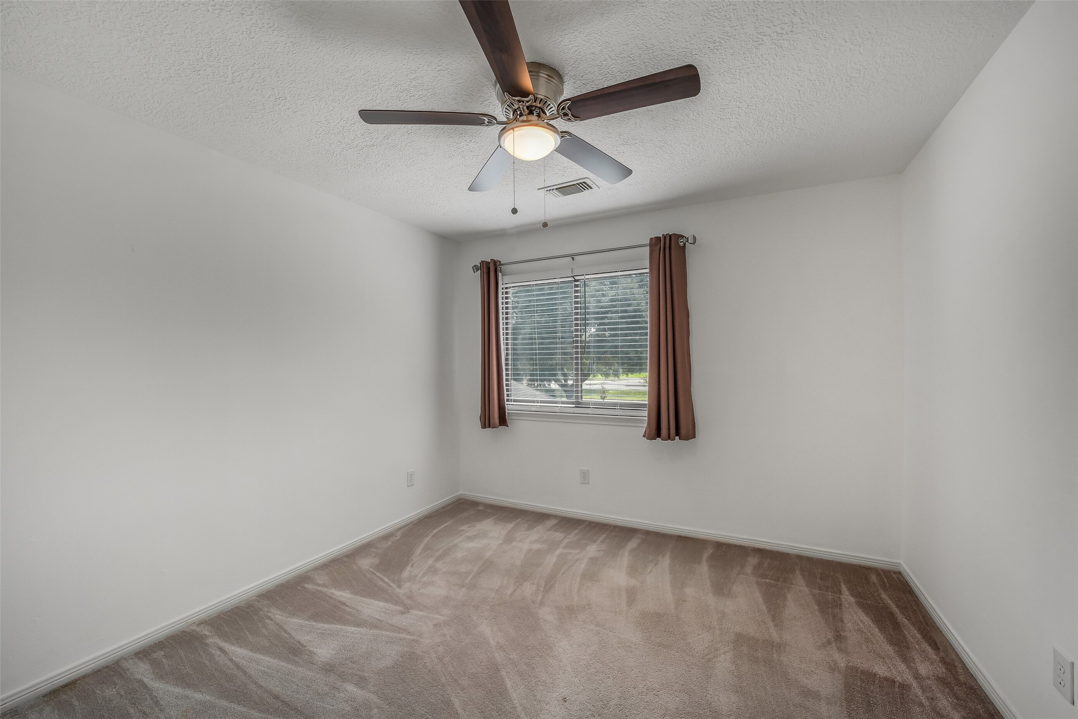 910 Millpond Drive Property Photo 36