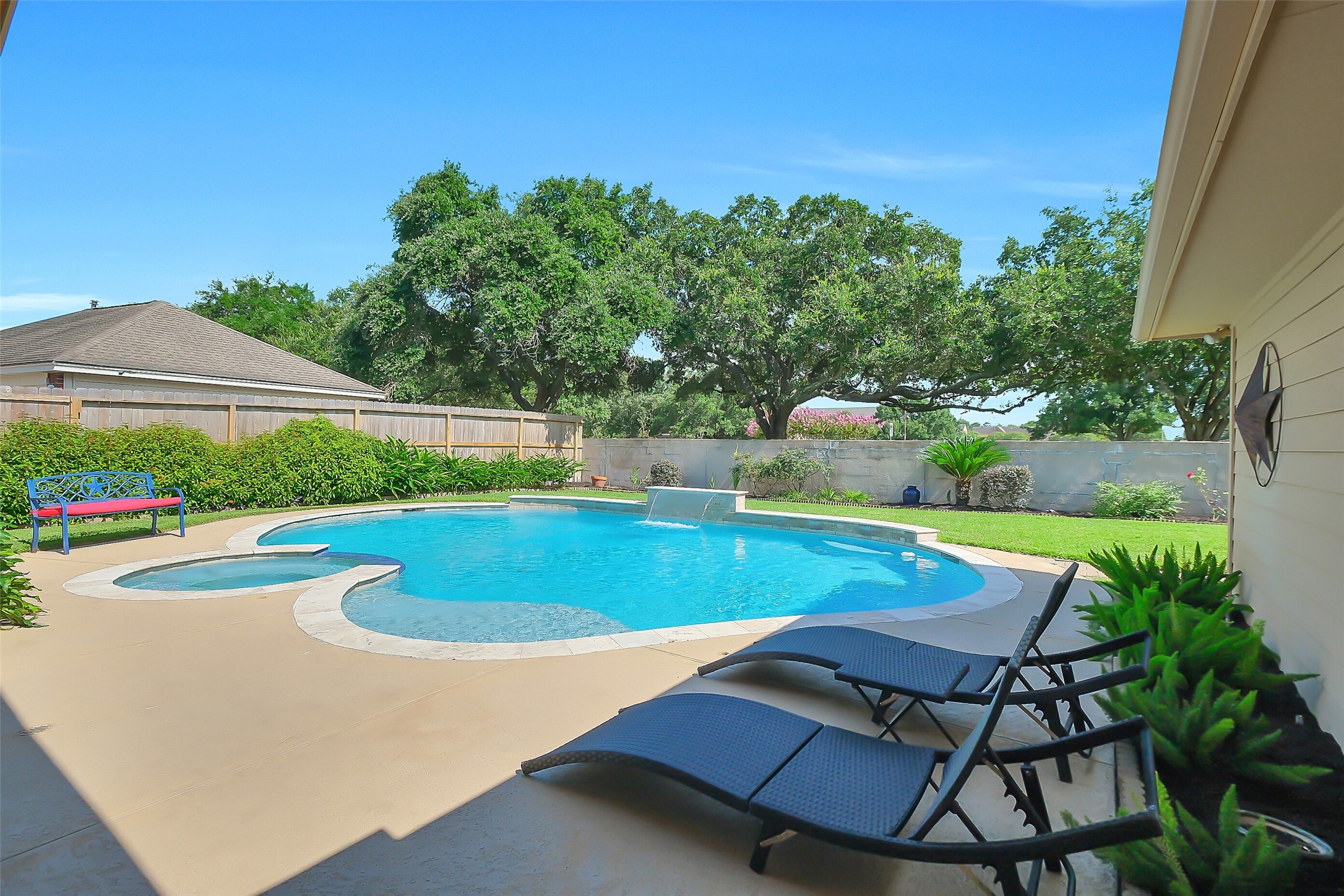 910 Millpond Drive Property Photo 37