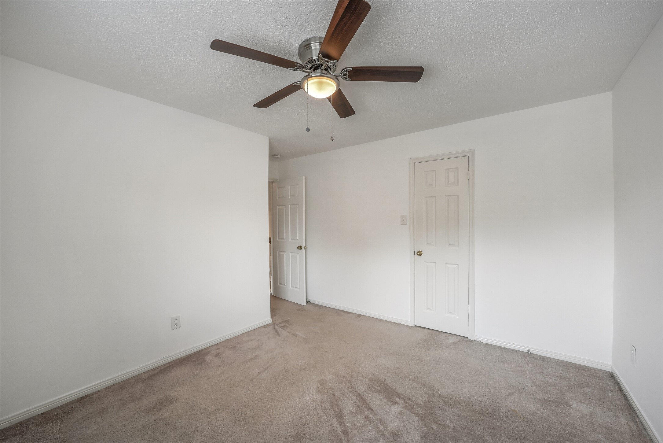 910 Millpond Drive Property Photo 37
