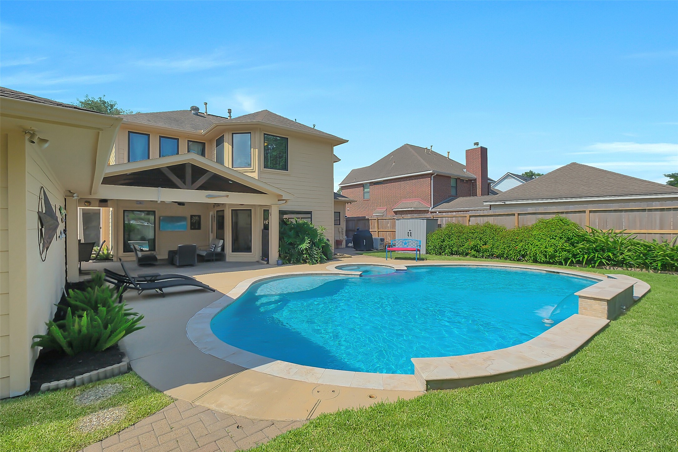 910 Millpond Drive Property Photo 38