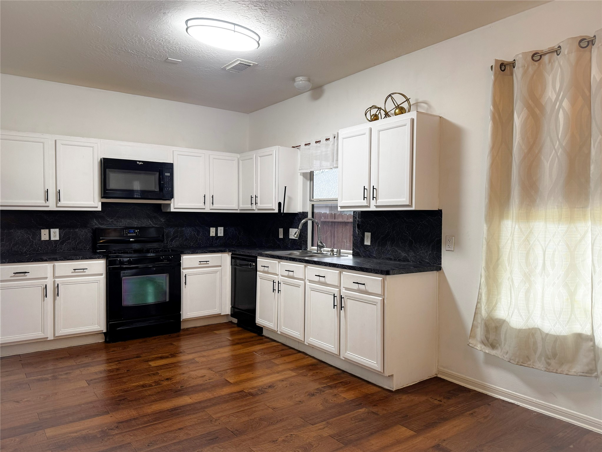 3706 Elmwood Dale Drive Property Photo 12