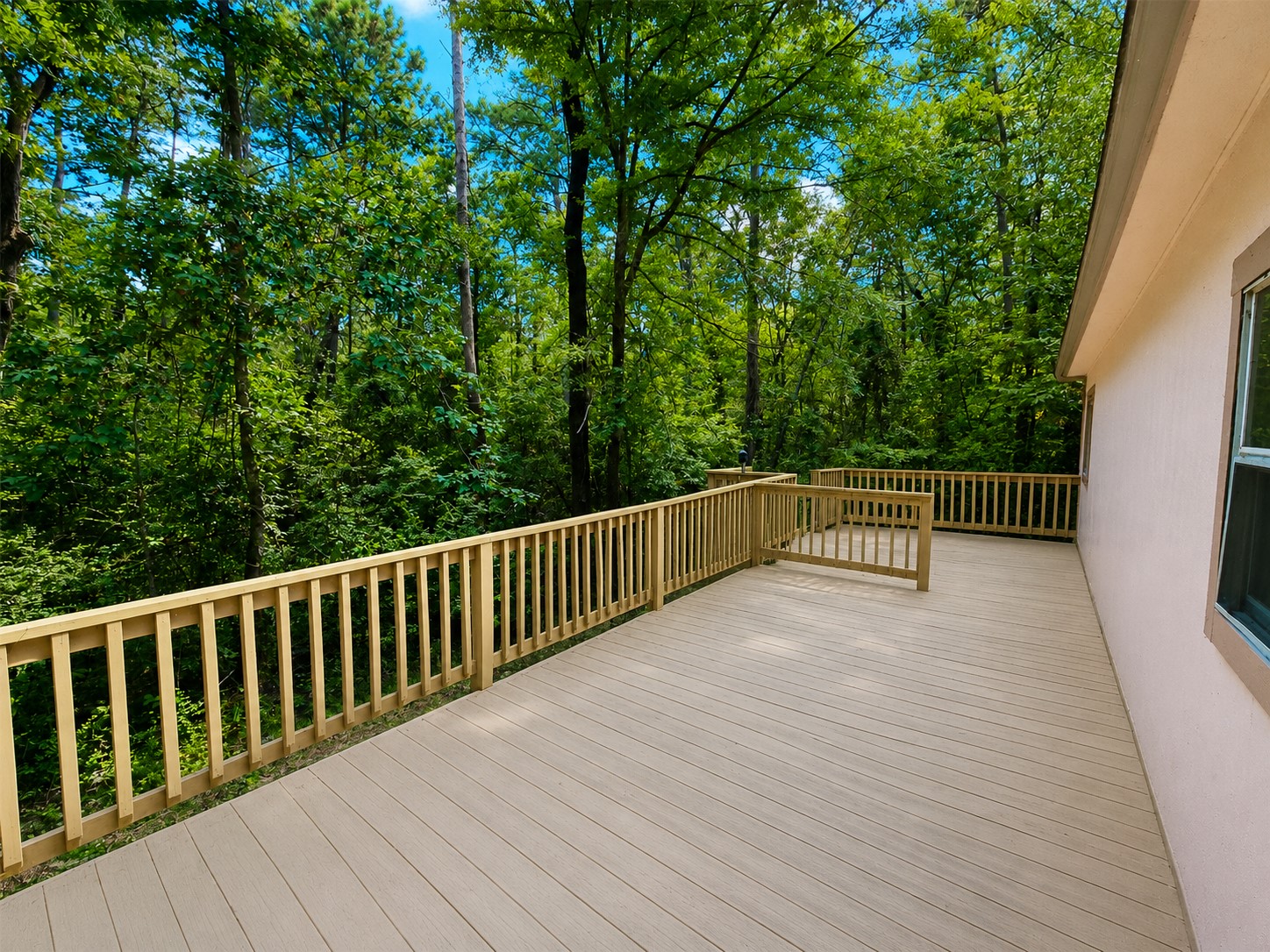 573 Bluebonnet Property Photo 3