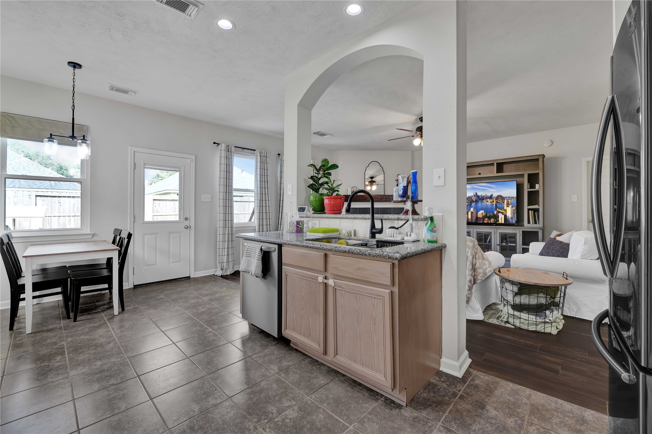 19106 Spring Meadows Lane Property Photo 9