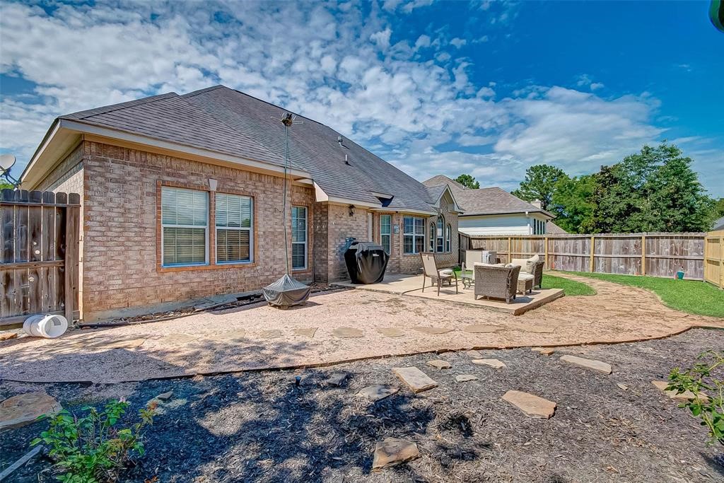110 Monterrey Road W Property Photo 8